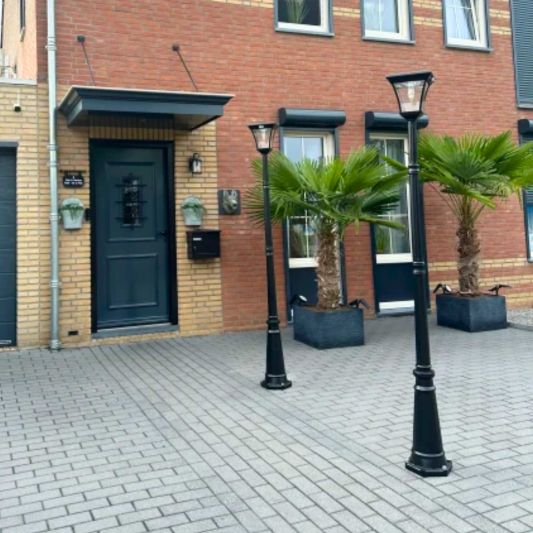 Solar buitenlamp London lantaarn hoog op zonne energie