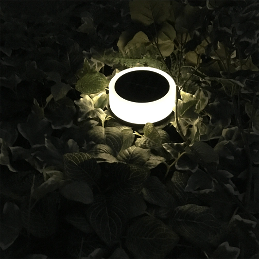 Solar grondspot Puck RGBW Multicolor en Warm Wit