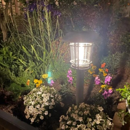Solar priklamp Avenue met warm wit licht