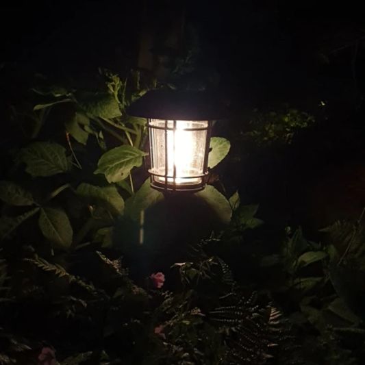 Solar priklamp Avenue met warm wit licht