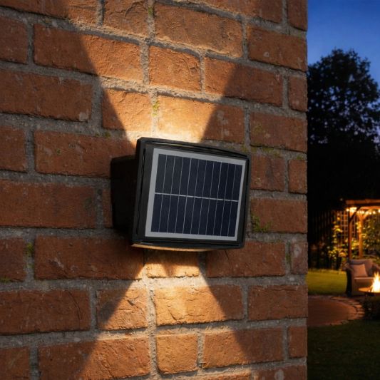 Solar up down wandlamp Njord met warm wit licht