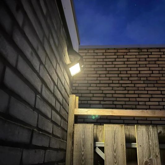 Solar wandlamp Carl II met bewegingsmelder op zonne-energie