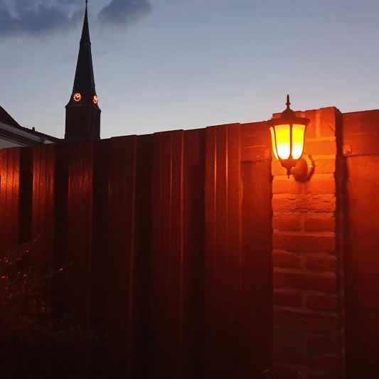 Solar wandlamp Pieck met vlameffect en schemersensor voordeelset 4