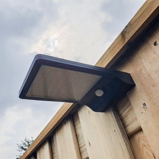 Solar wandlamp Slim met 36 leds en bewegingsmelder Zwart op zonne energie voordeelset van 4 stuks