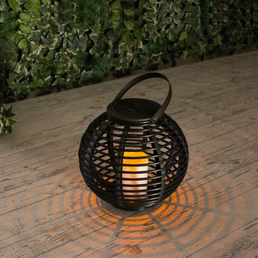 Vier stuks Solar Lantaarn Basket Medium en Small Rotanlook lamp op zonne energie