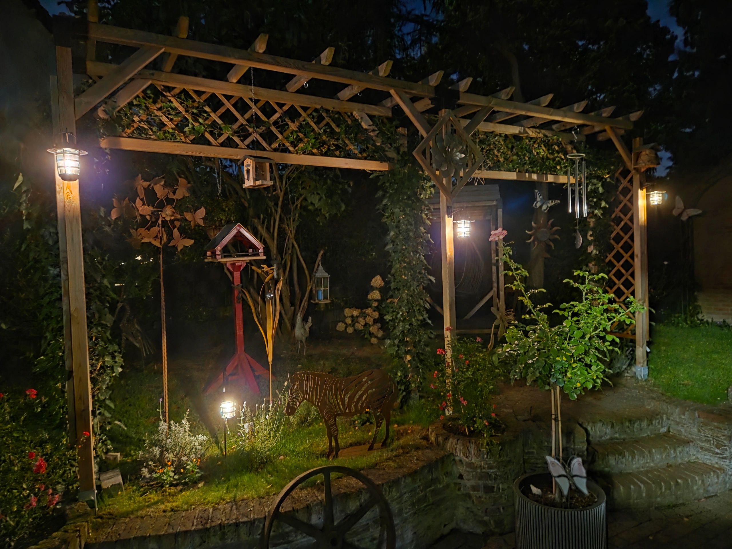 2 stuks Zwarte solarlamp Sting - hanglamp, priklamp en tafellamp-in 1