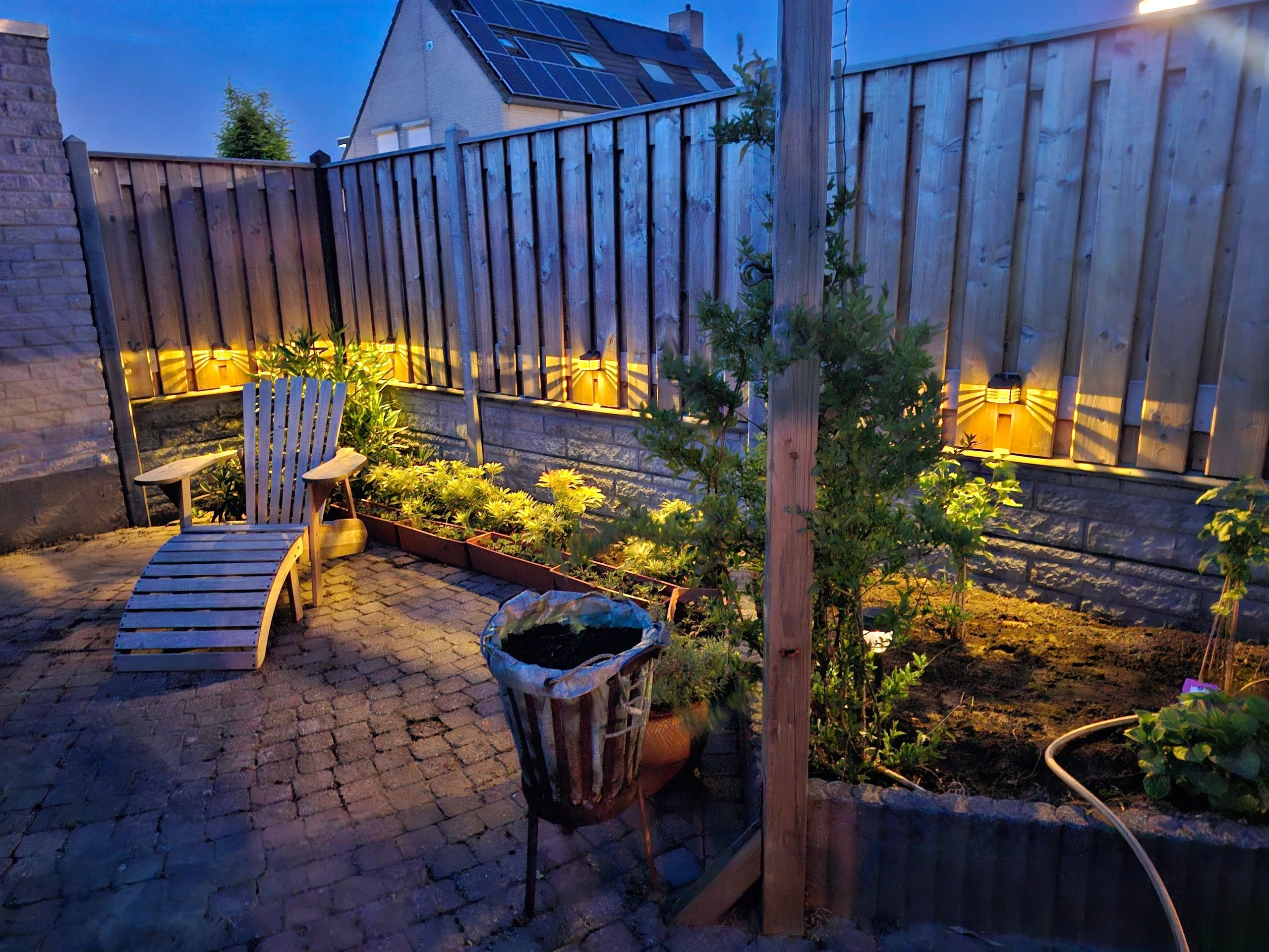 Zwarte solar wandlamp Stripe op zonne-energie set van 4