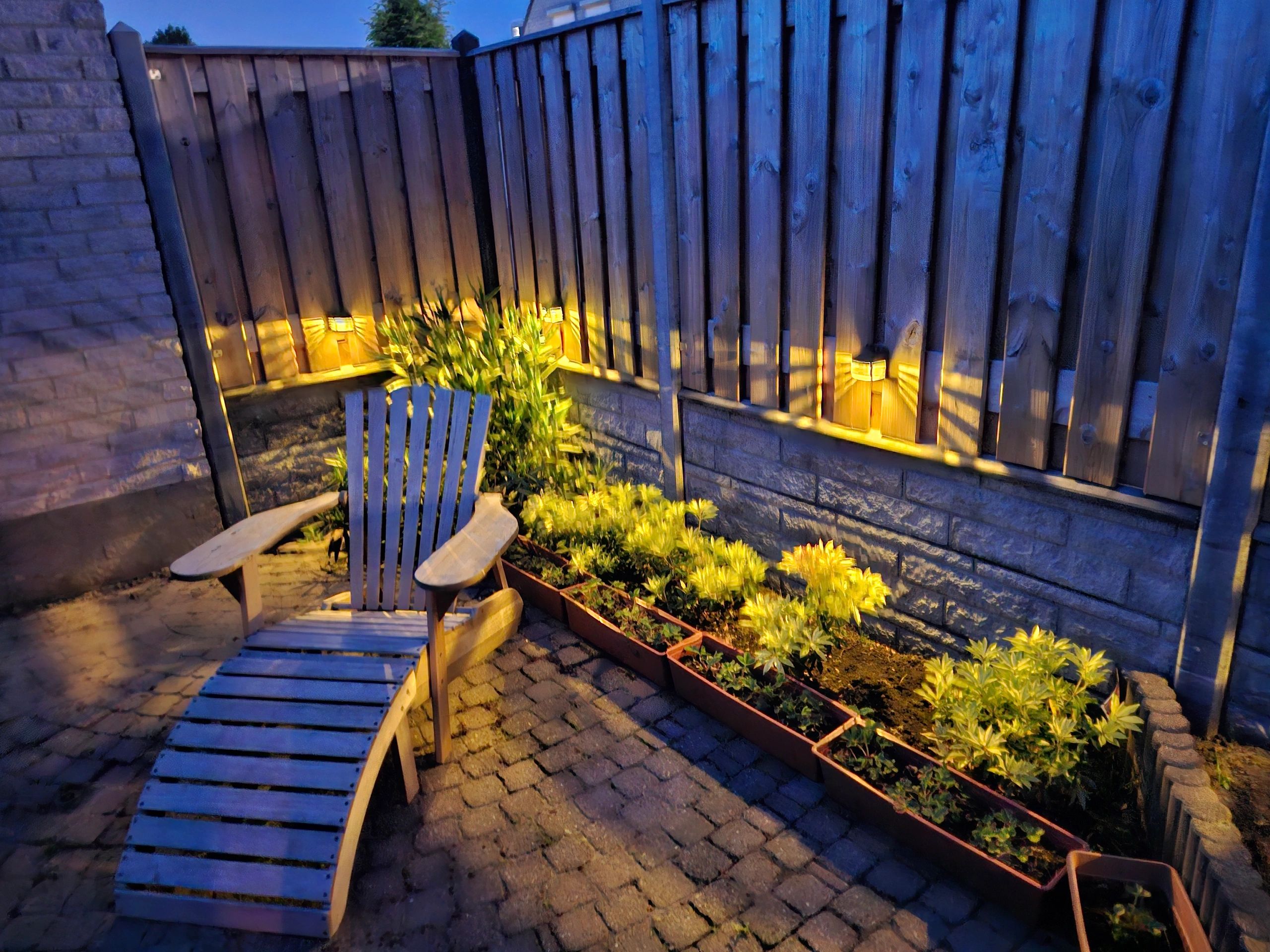 Zwarte solar wandlamp Stripe op zonne-energie set van 4