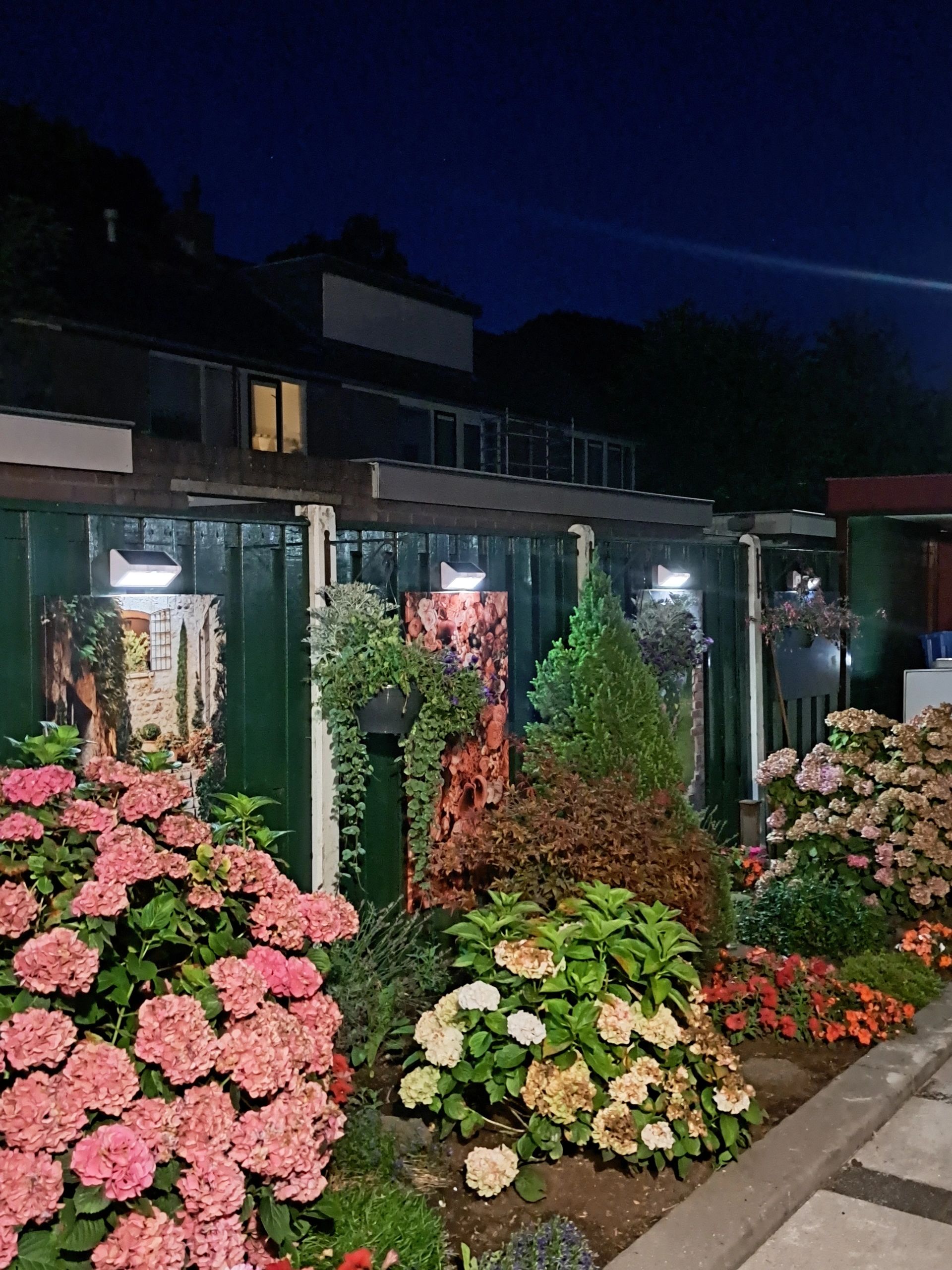 Solar buitenlamp wandlamp Motion III met bewegingsmelder op zonne energie