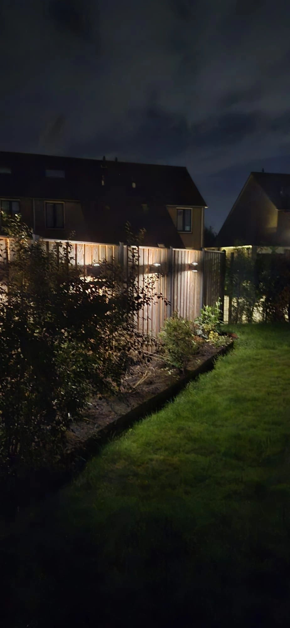 Solar wandlamp up downlight Sverre | Rond ontwerp | Warm wit licht | Optie met bewegingssensor