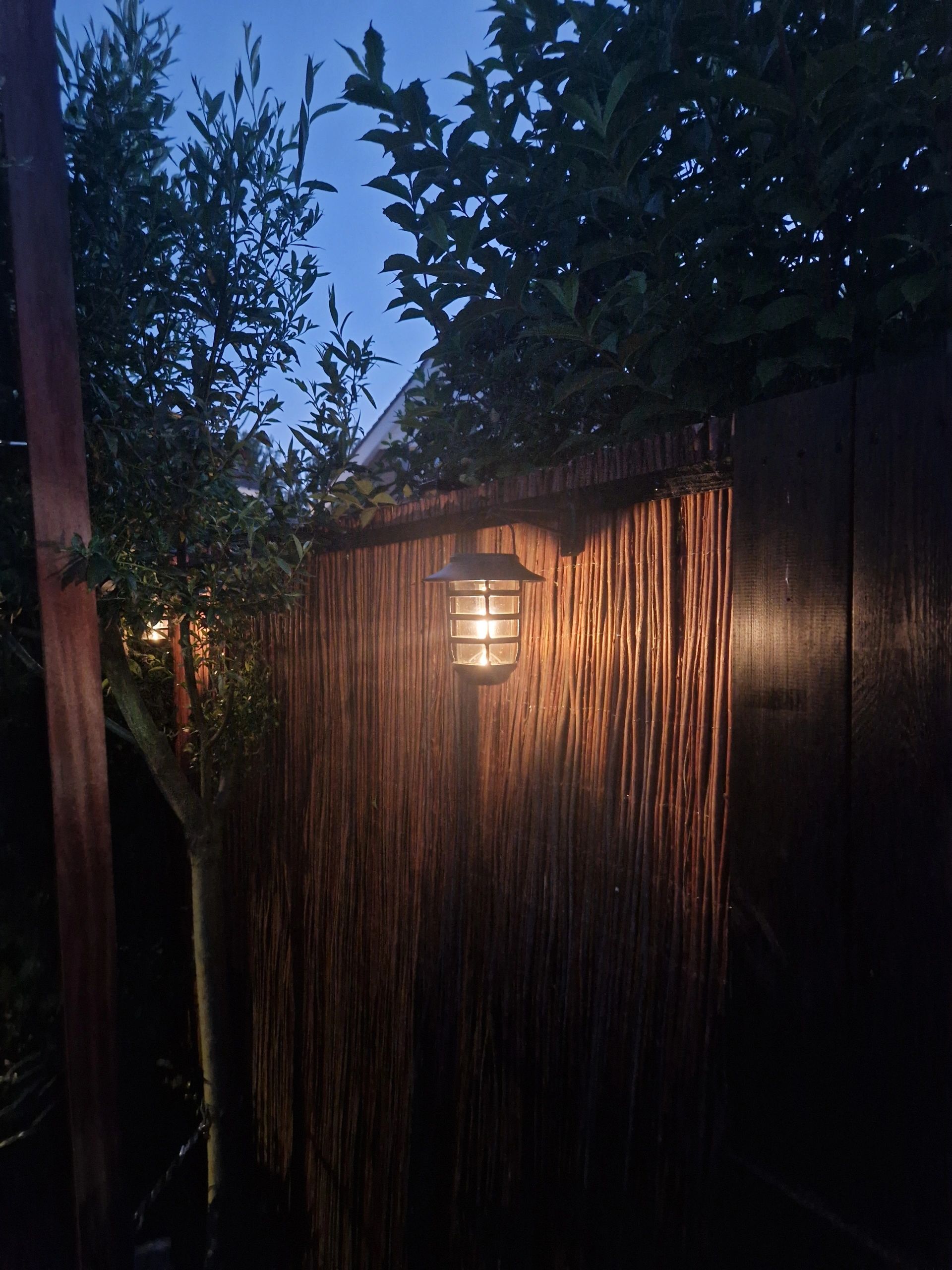 2 stuks Zwarte solarlamp Sting - hanglamp, priklamp en tafellamp-in 1