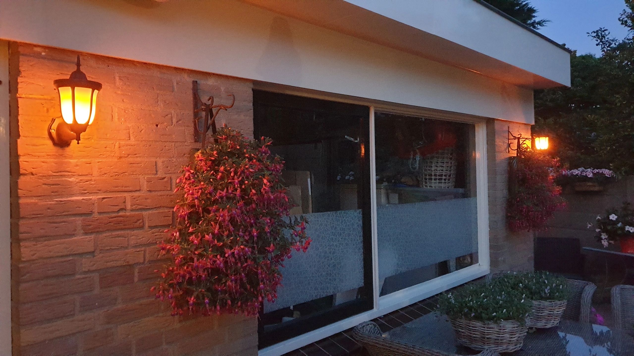 Solar wandlamp Pieck met vlameffect en schemersensor voordeelset 4