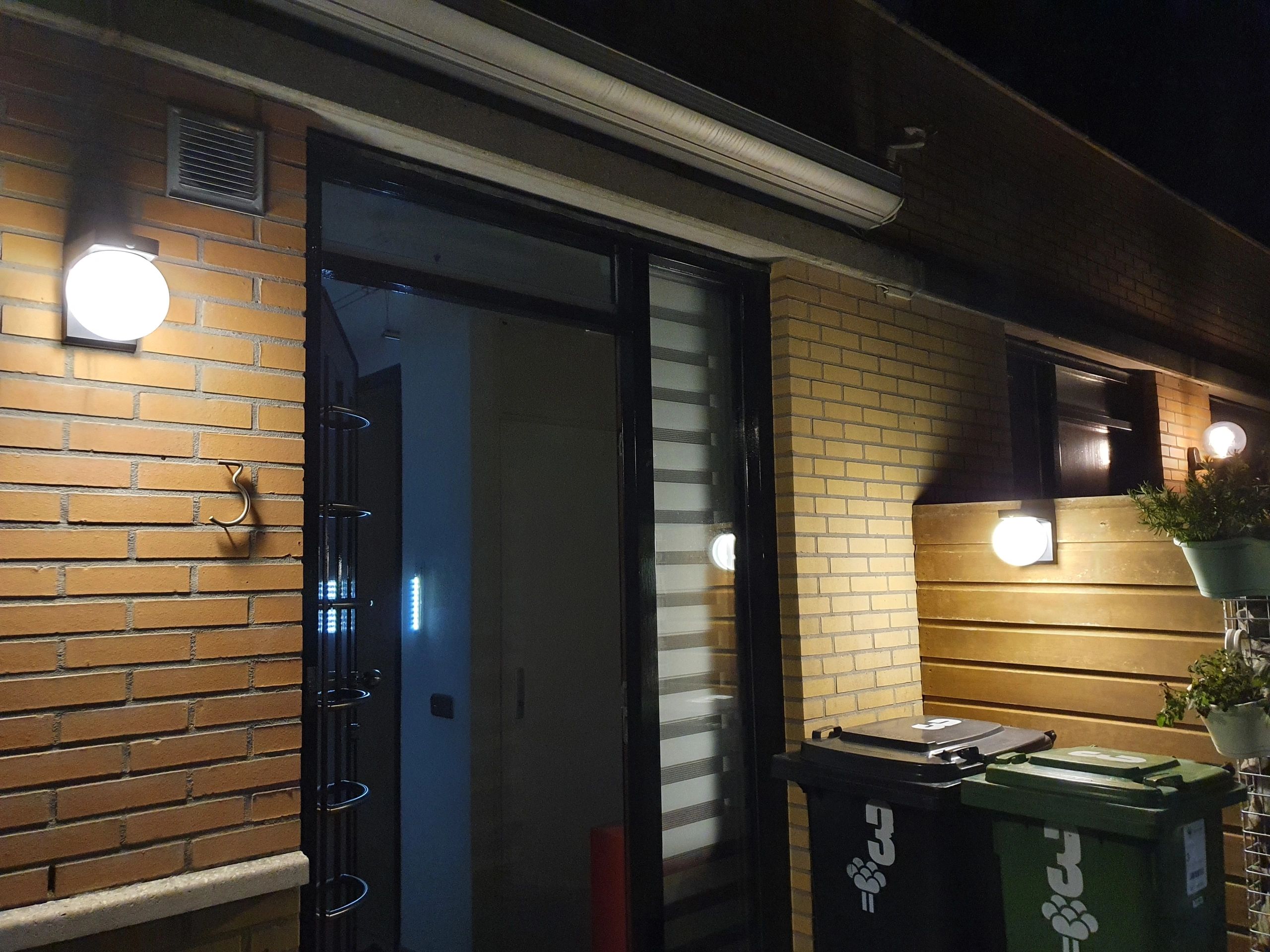 Solar wandlamp Moon met bewegingssensor op zonne-energie