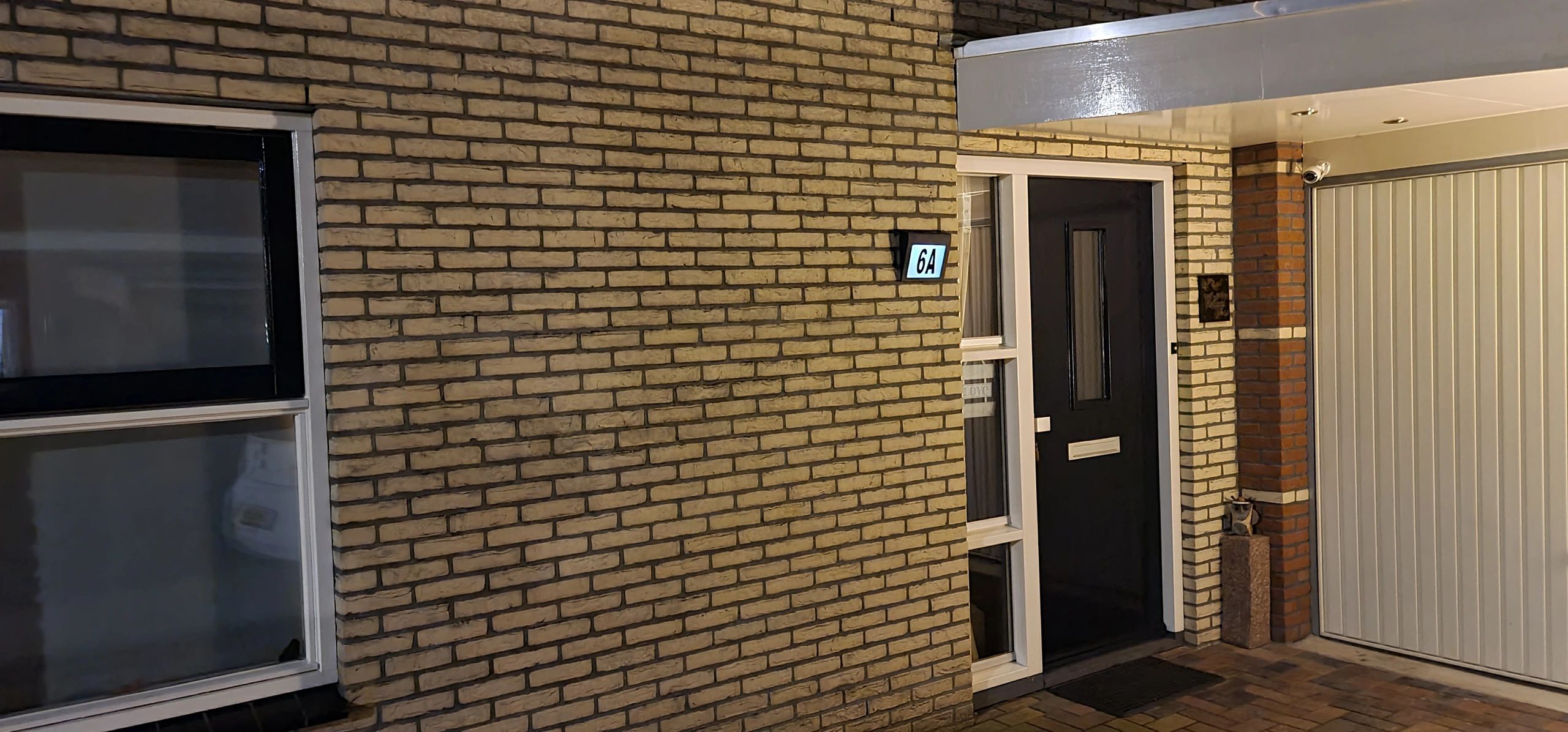 Solar Huisnummer Axel zwart op zonne energie inclusief nummers