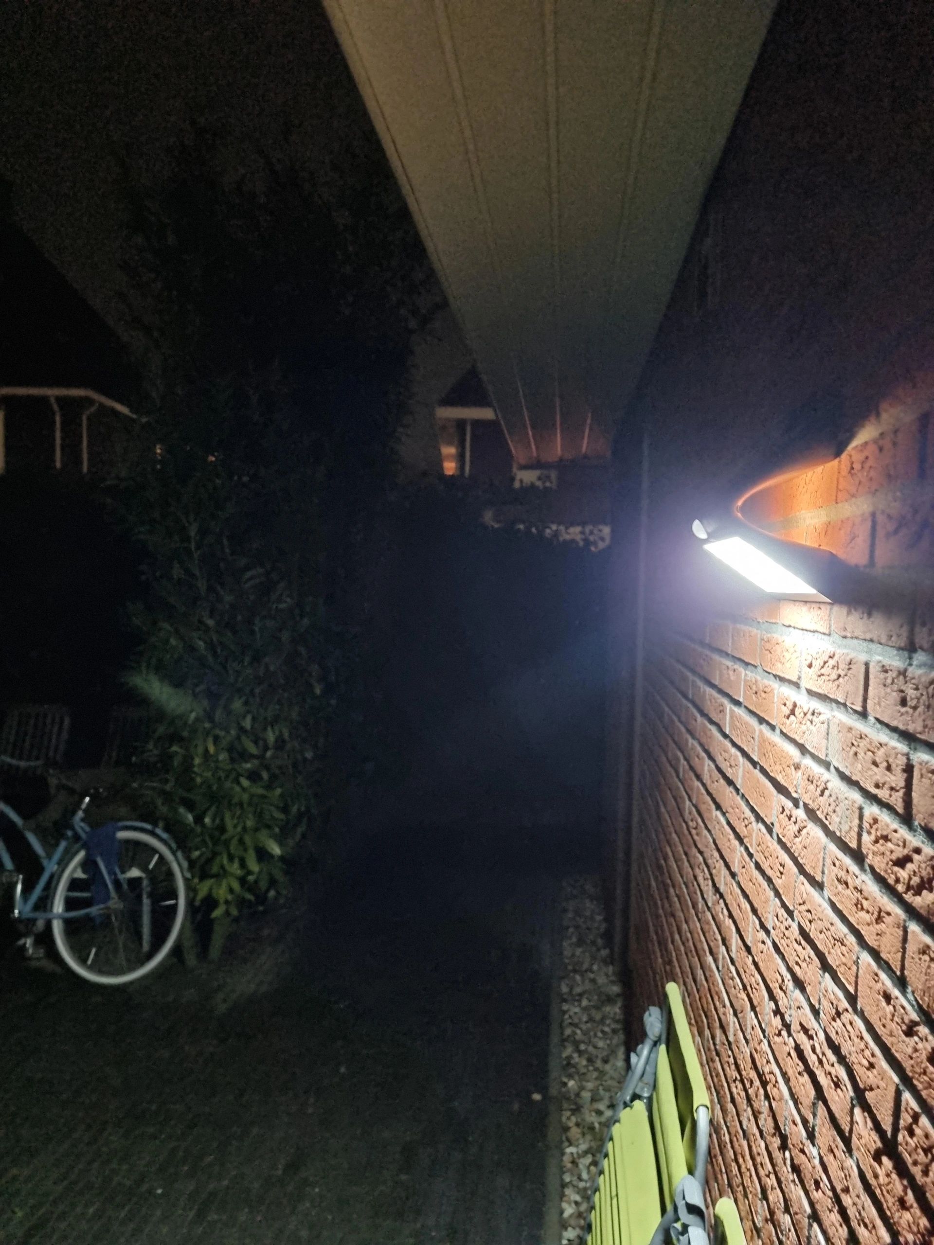 Solar wandlamp Carl III met bewegingssensor op zonne-energie