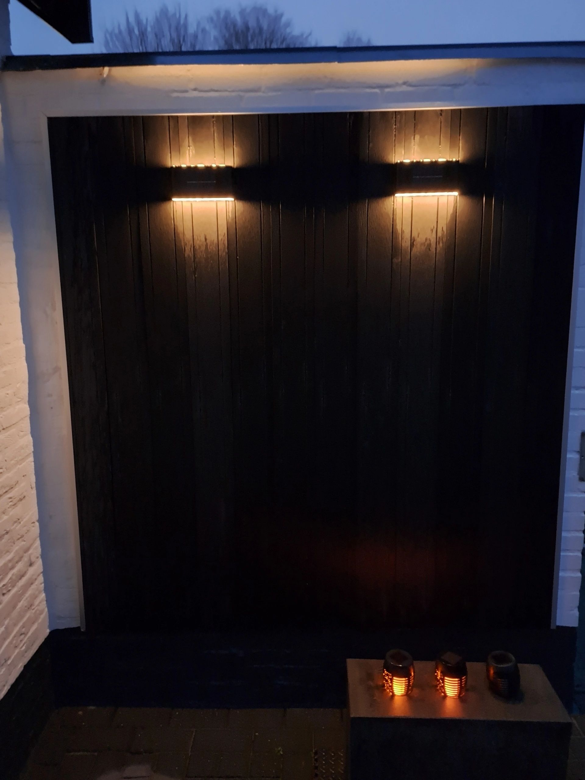 Solar up down wandlamp Tube met warm wit licht