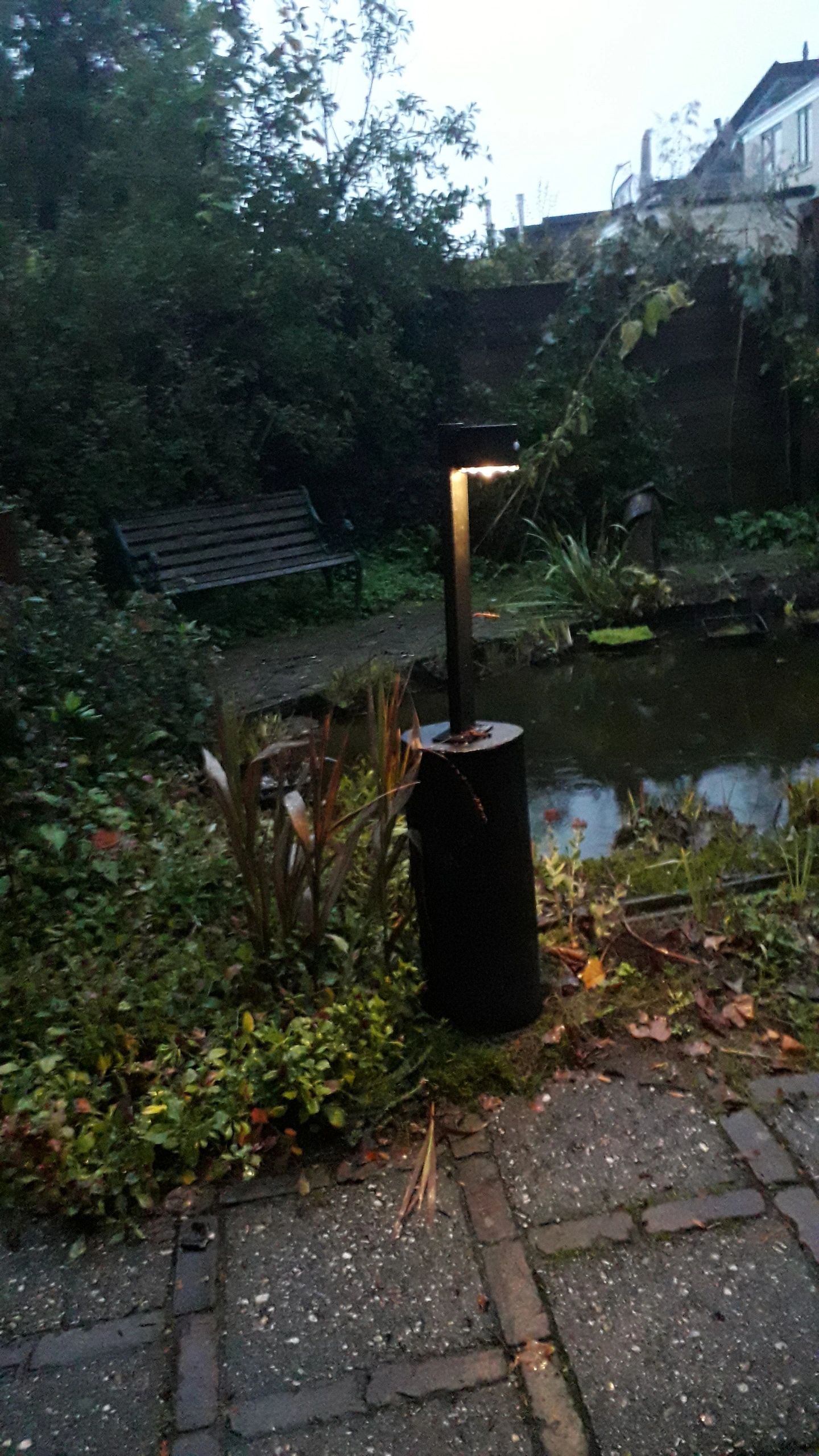 Solar staande lamp Sven op zonne-energie - Tuinlamp met schemer- en bewegingssensor