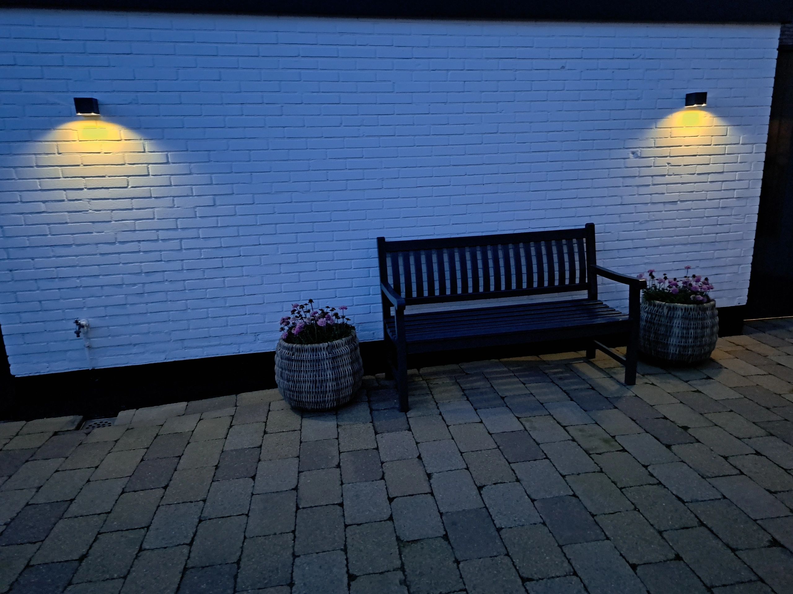 Solar LED wandlamp op zonne energie Sven recht