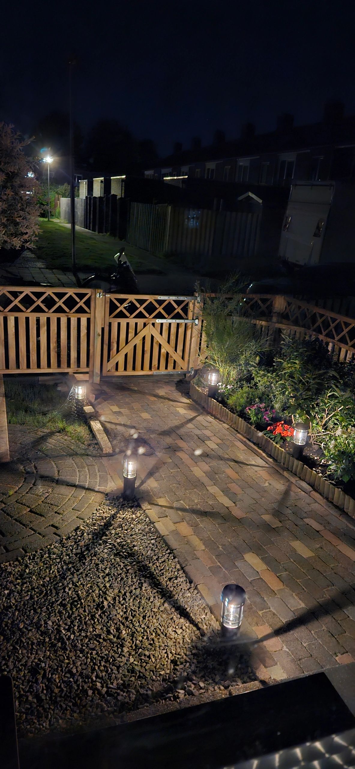 Solar priklamp Saturn met warm wit licht