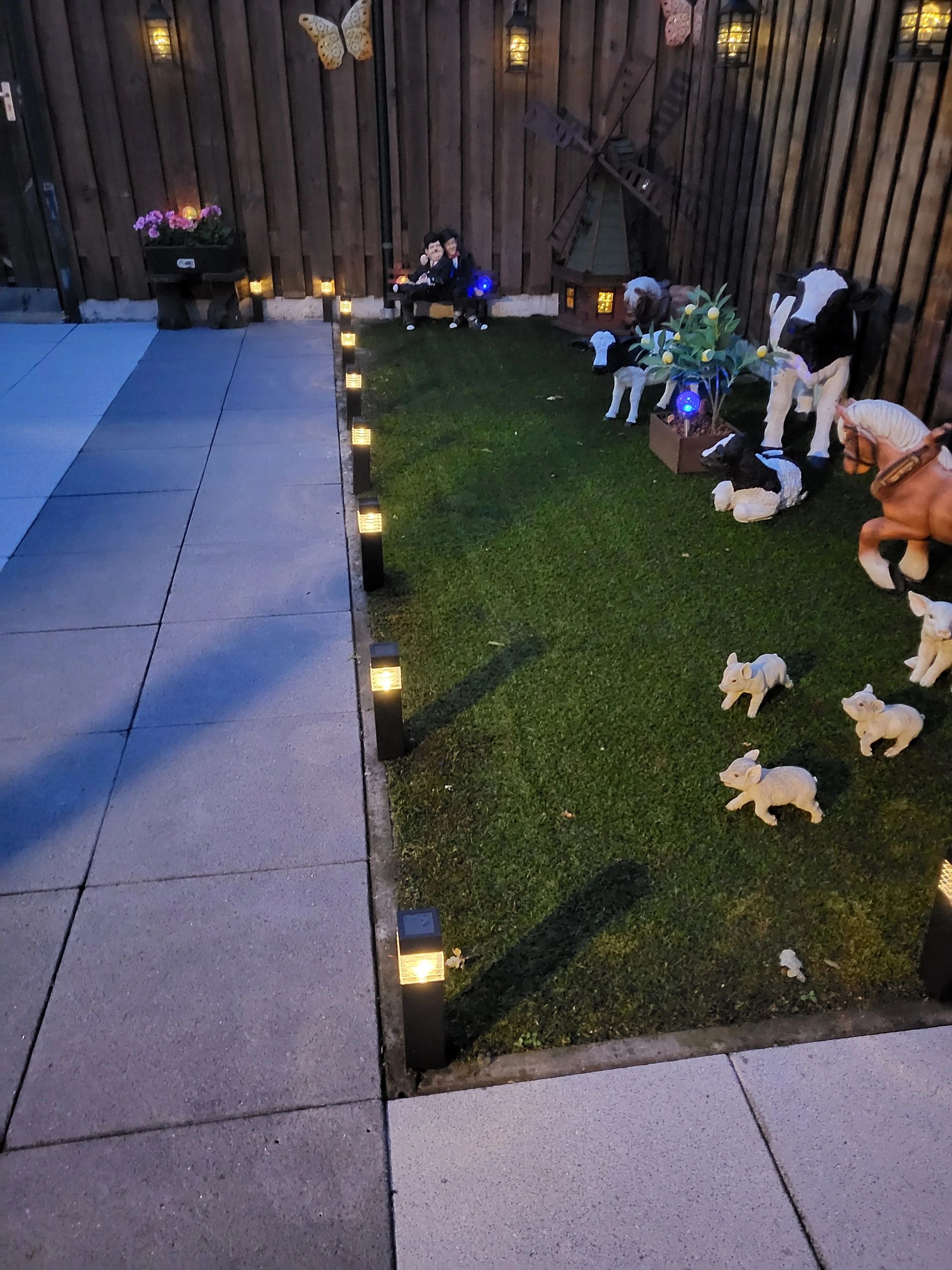 Solar priklamp Condor met warm wit licht voordeelset van 4