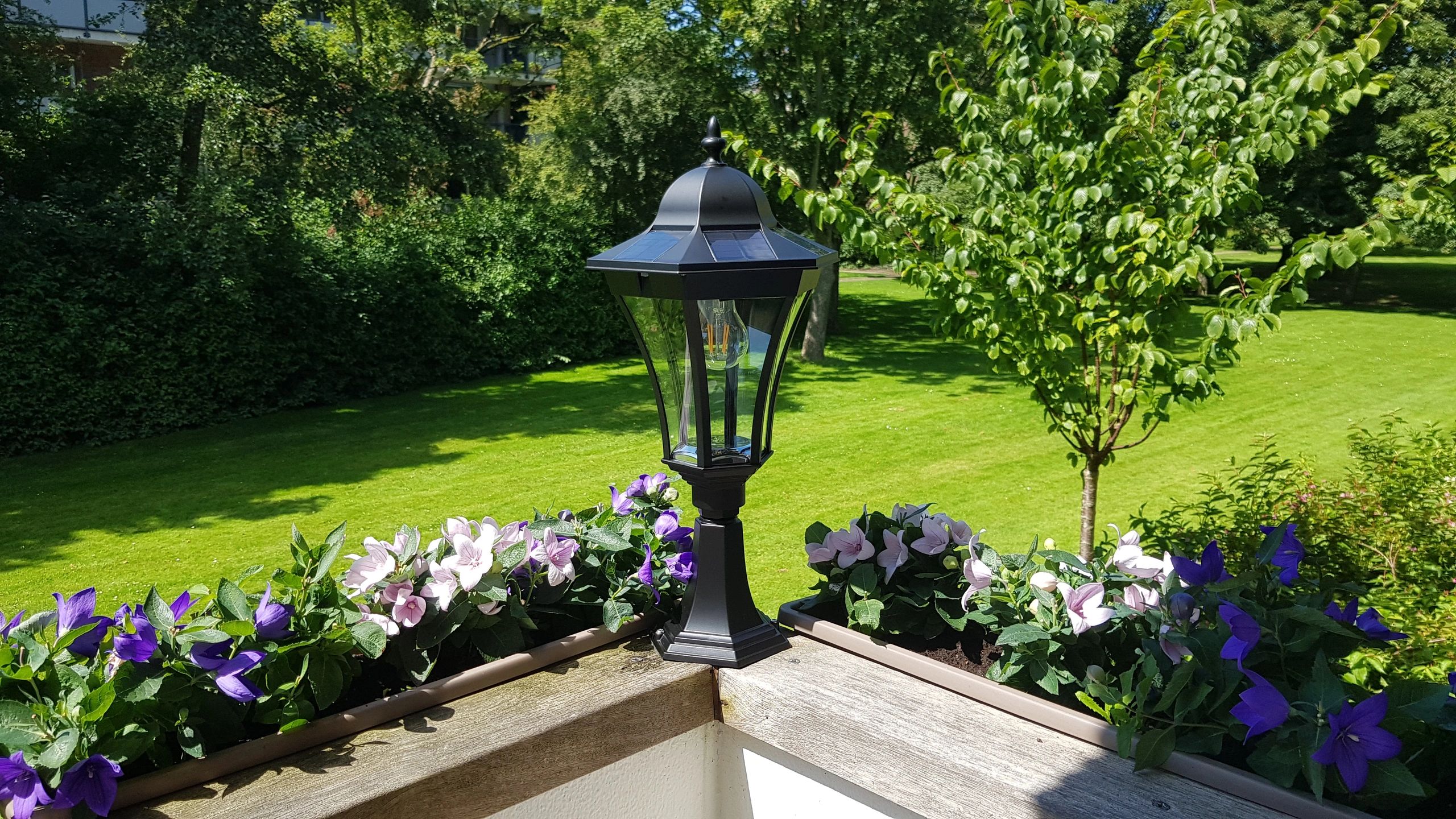 Solar buitenlamp Sheffield sokkel zwart met ledlamp