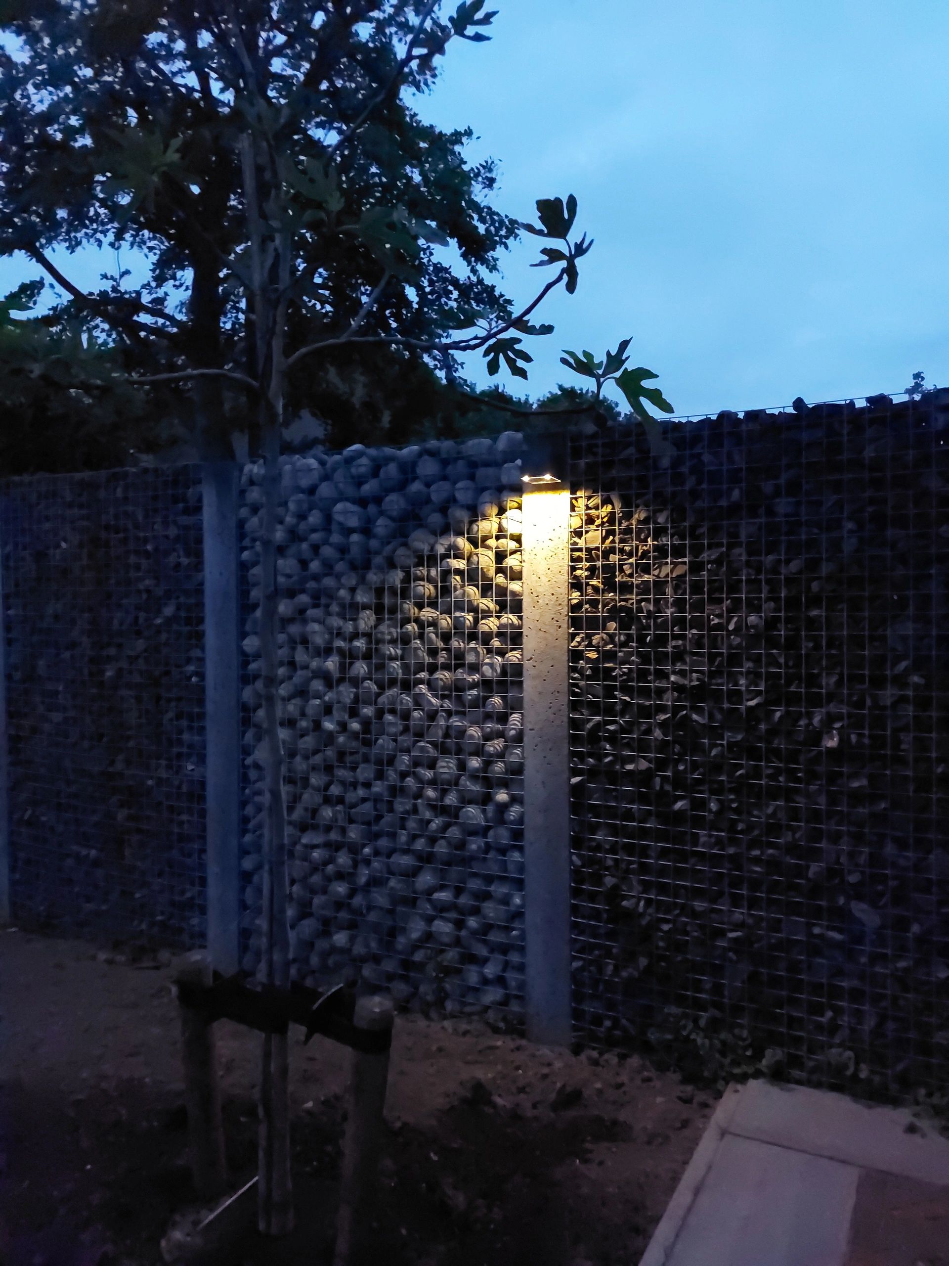 Solar LED wandlamp op zonne energie Sven recht