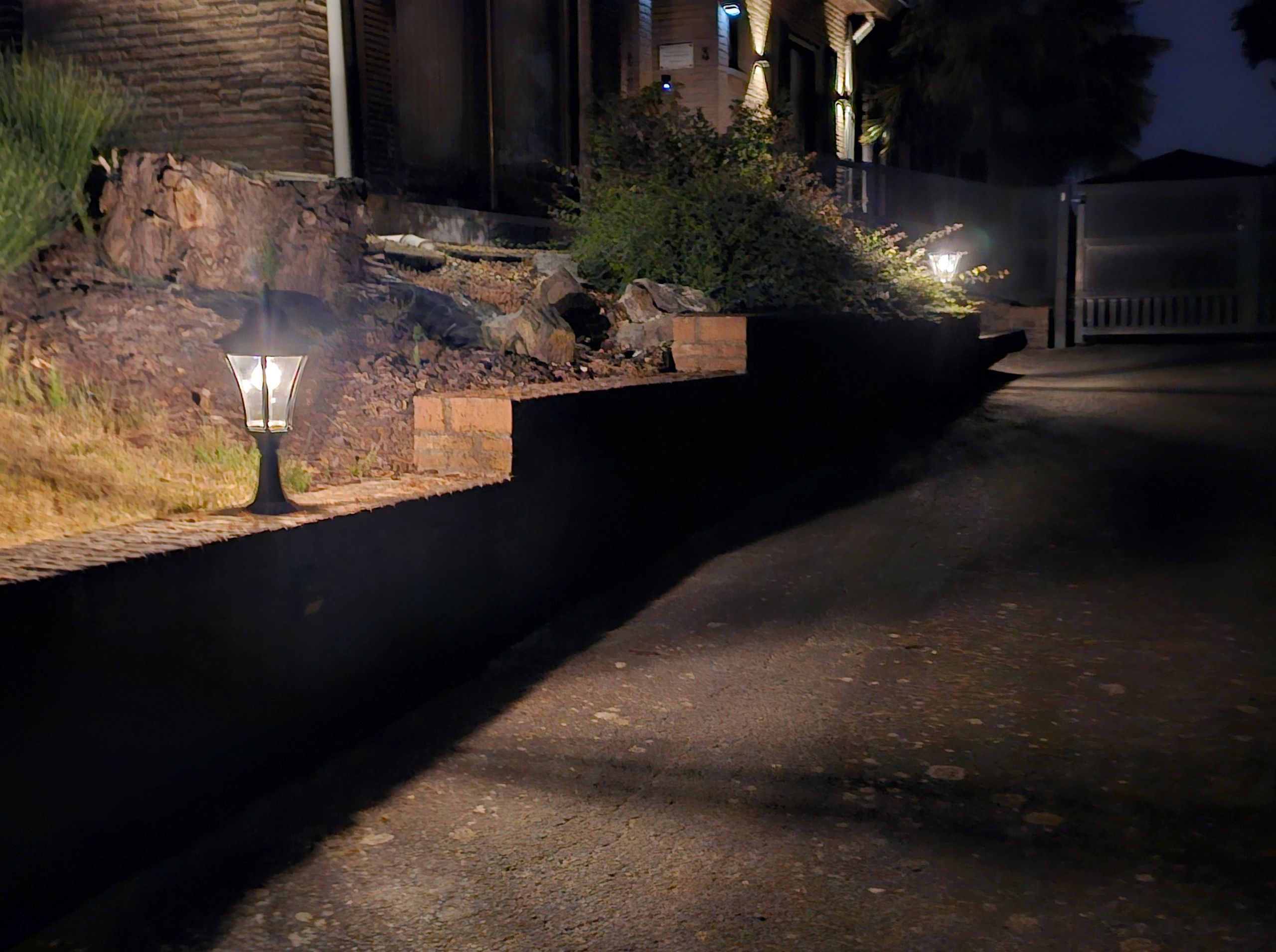 Solar buitenlamp Sheffield sokkel zwart met ledlamp