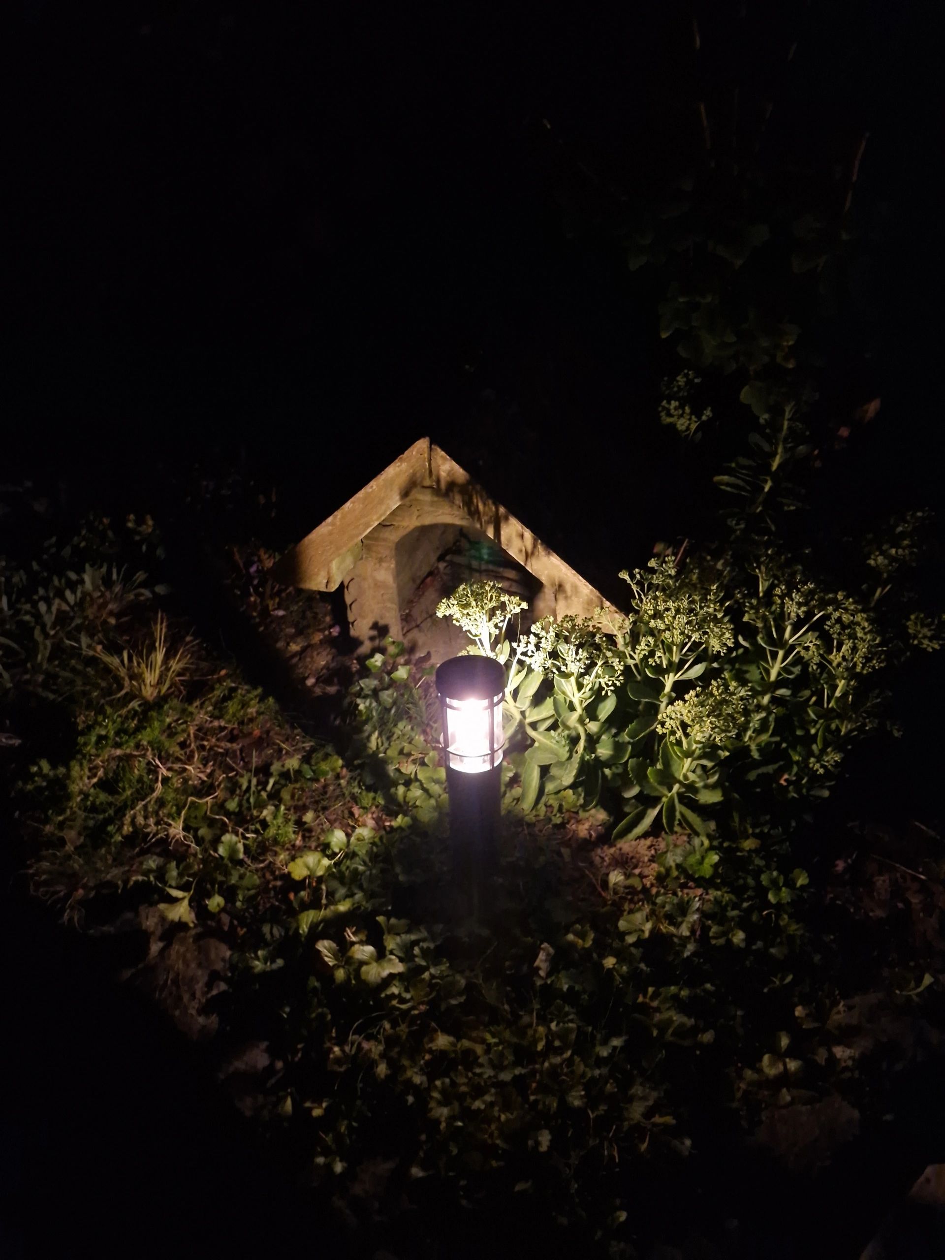 Solar priklamp Saturn met warm wit licht