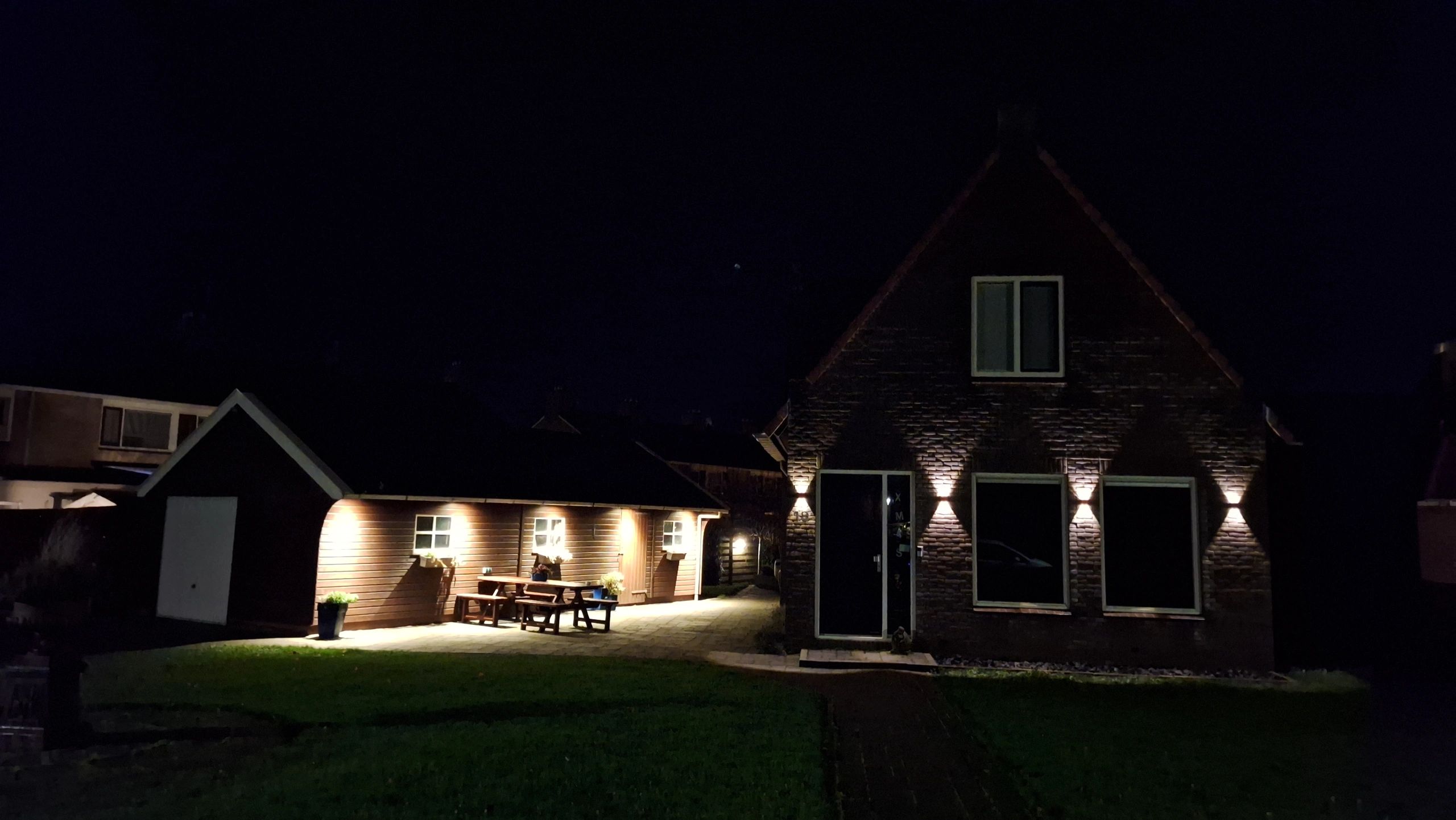 Solar up down wandlamp Njord met warm wit licht - Voordeelset van 2