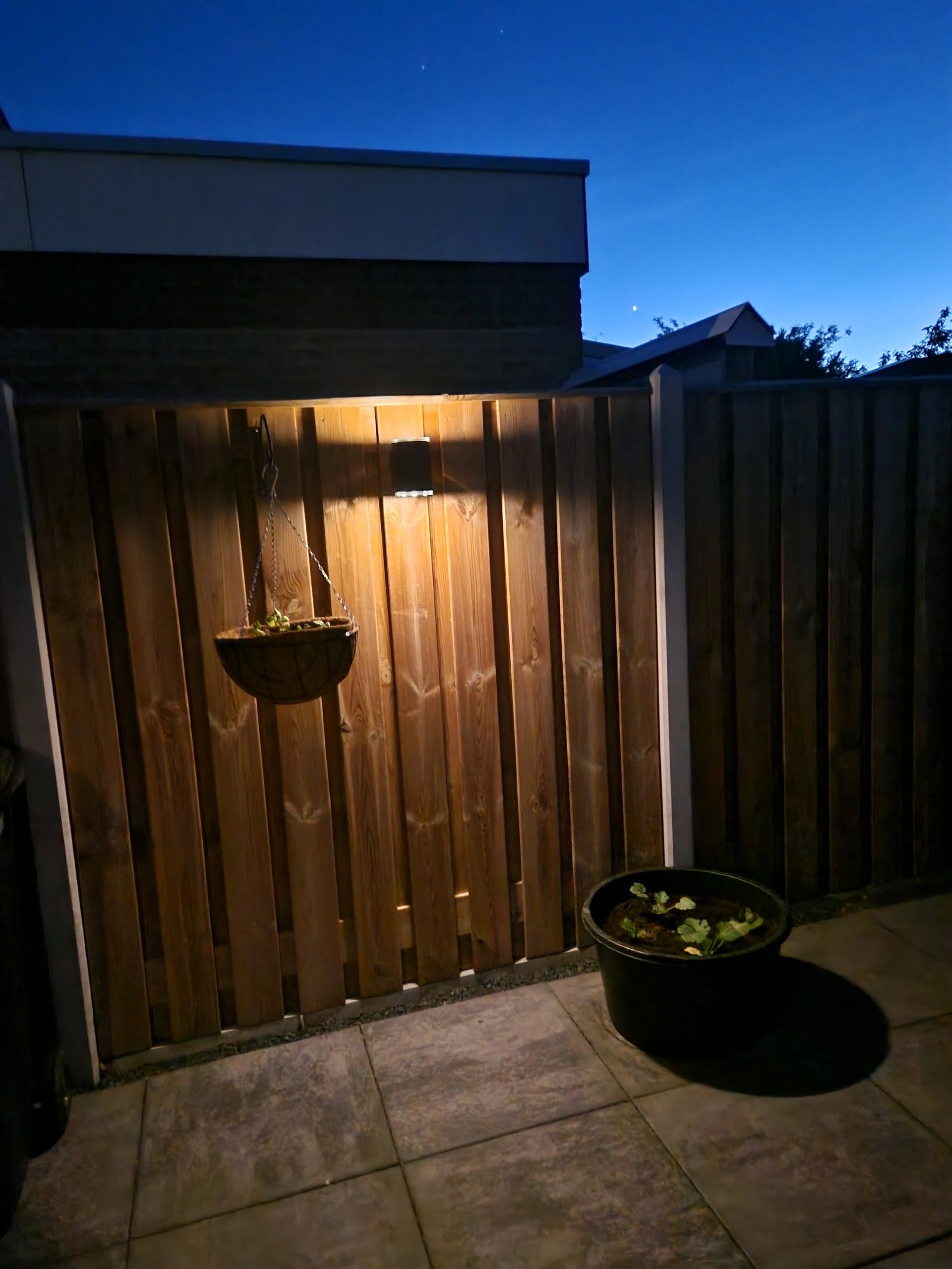 Solar wandlamp up downlight Sverre | Rond ontwerp | Warm wit licht | Optie met bewegingssensor