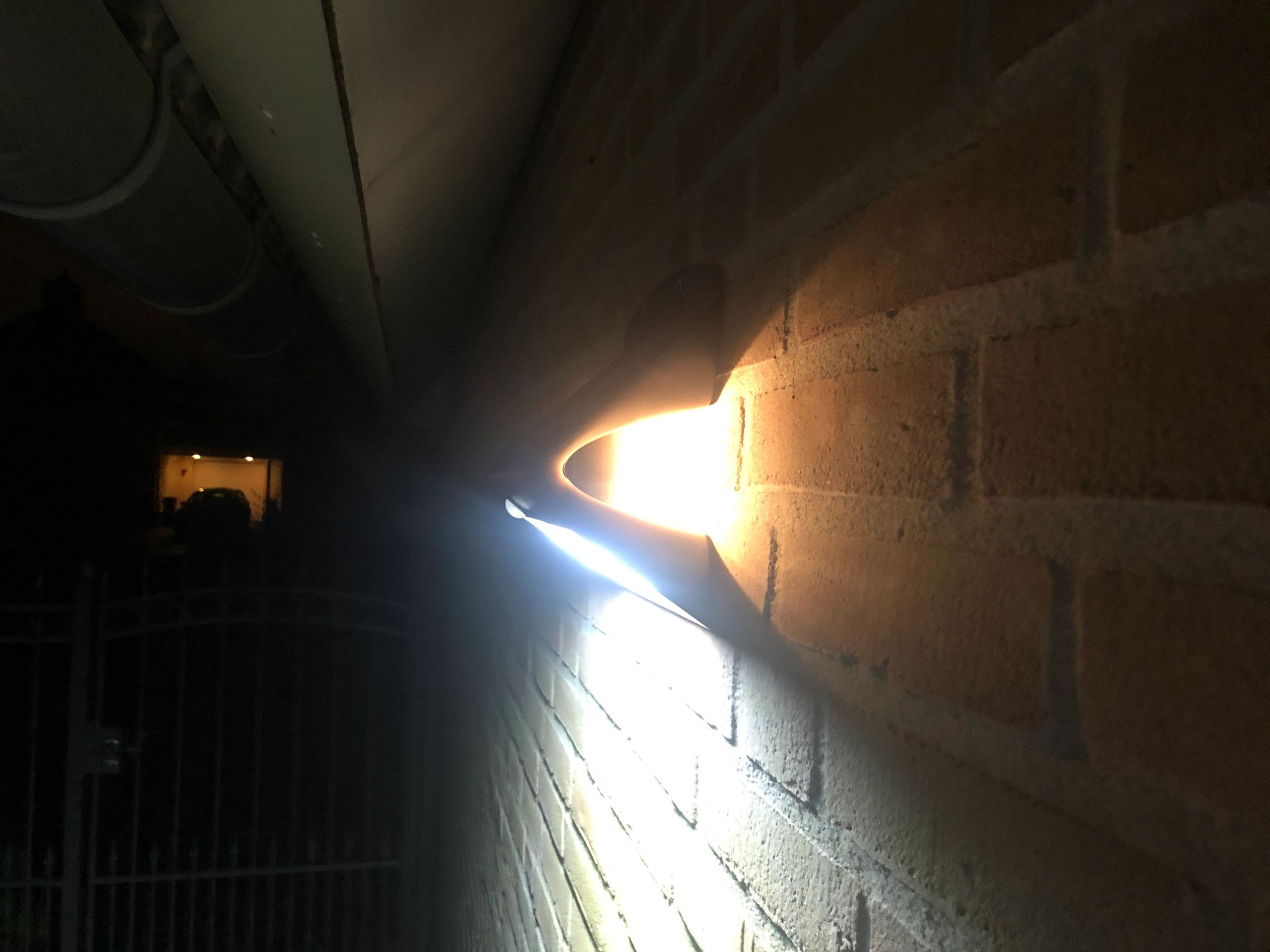 Solar wandlamp Carl III met bewegingssensor op zonne-energie