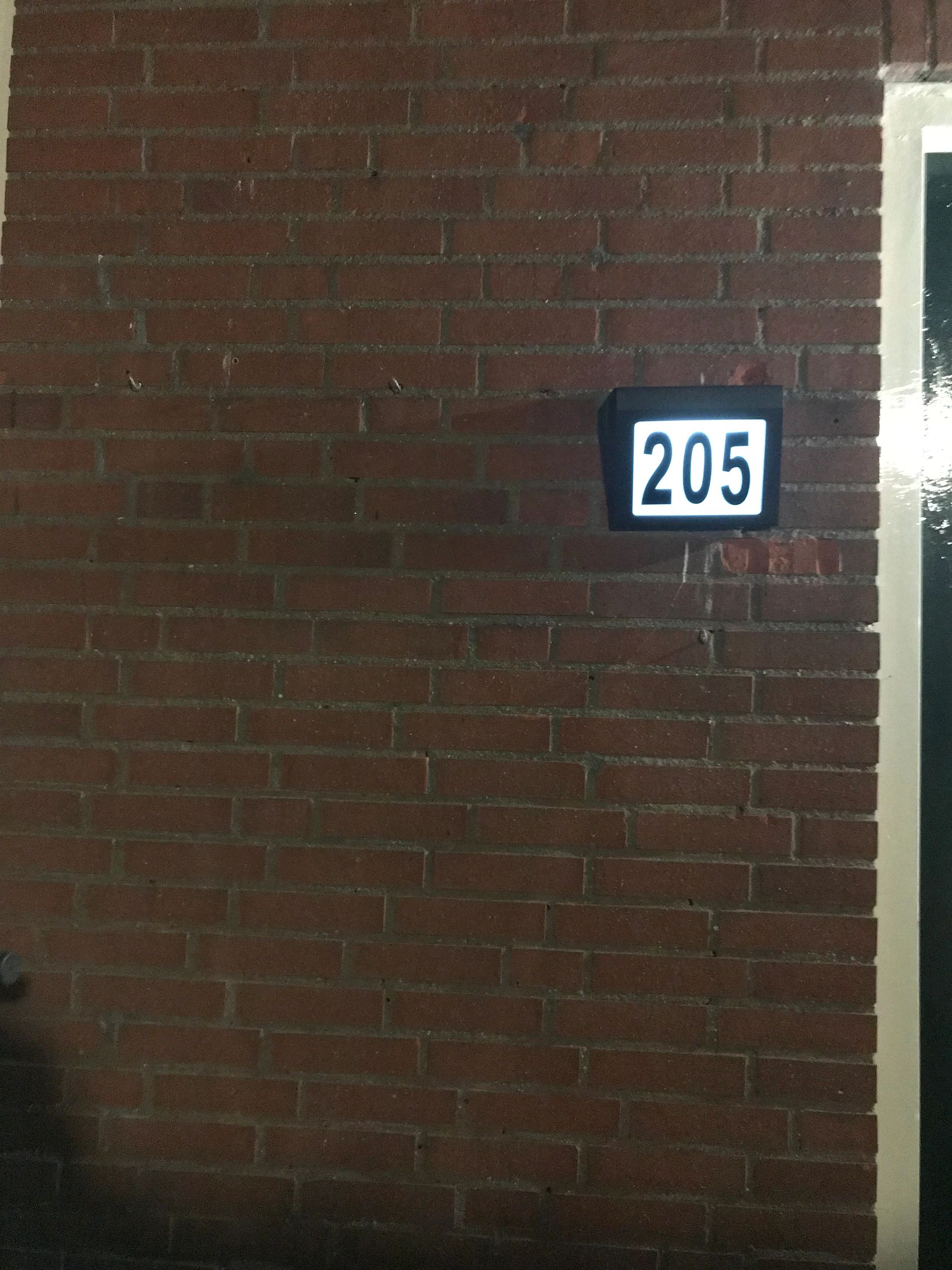 Solar Huisnummer Axel zwart op zonne energie inclusief nummers