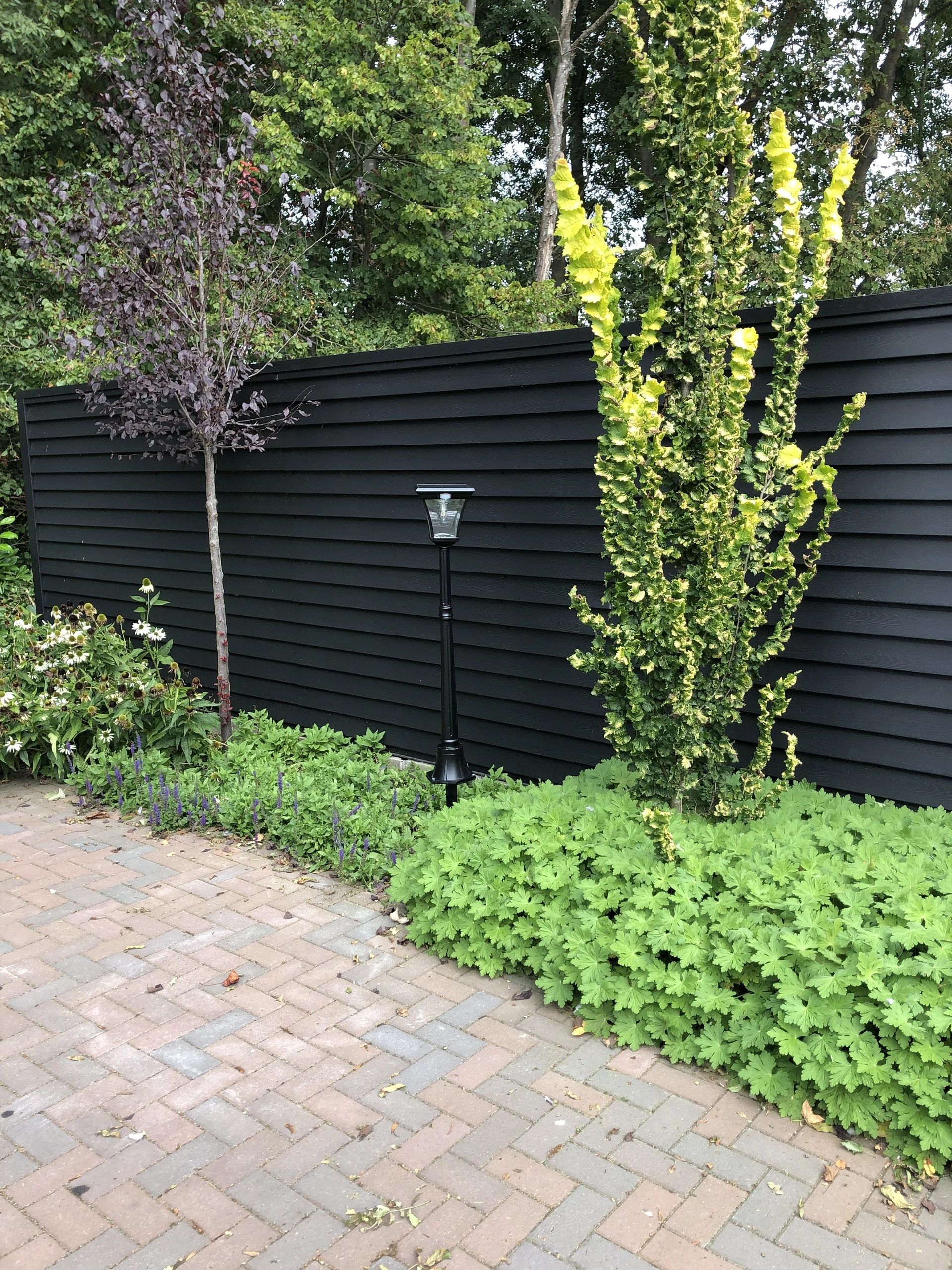 Solar buitenlamp London lantaarn midden hoog zwart op zonne energie