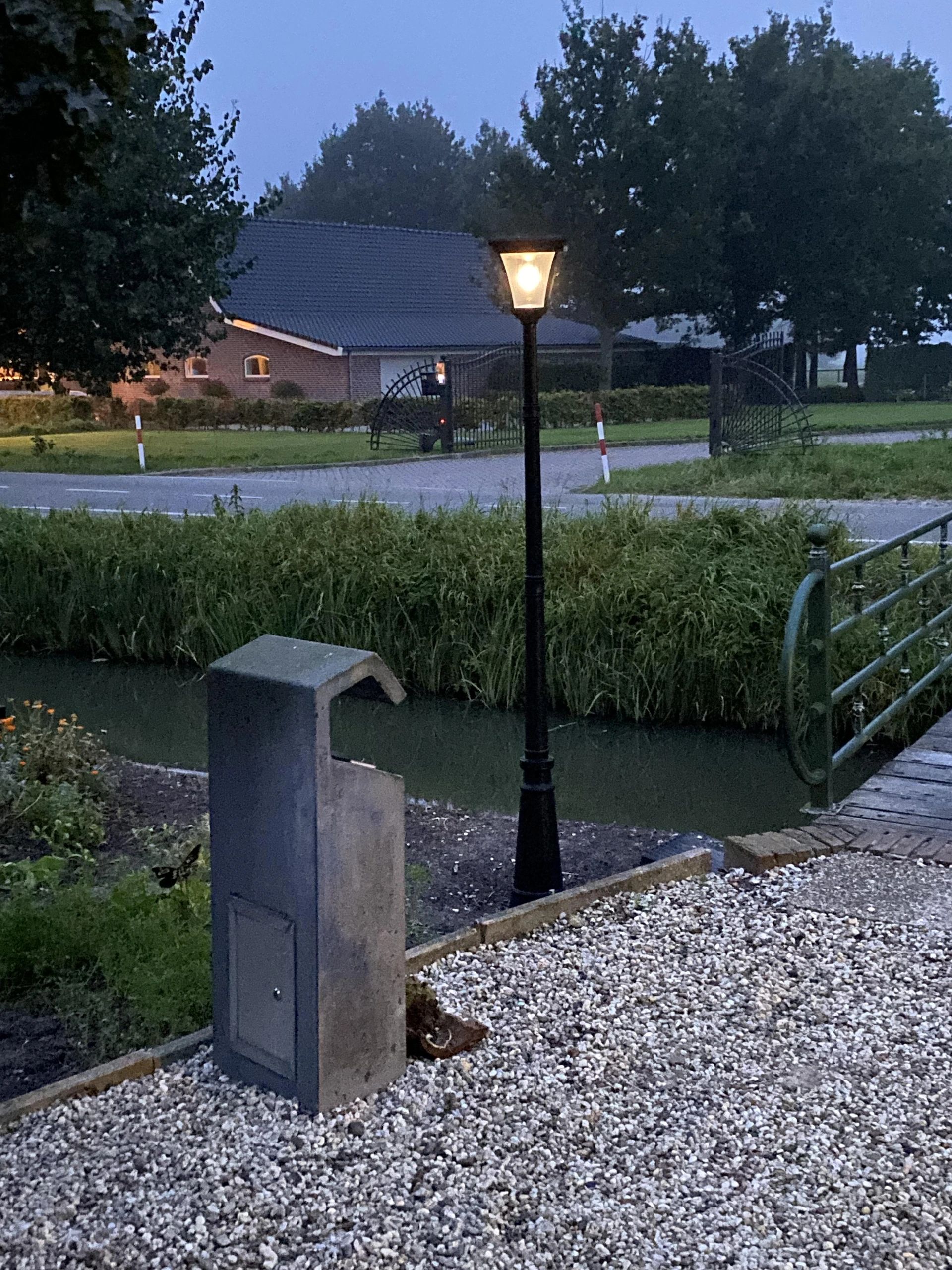 Solar buitenlamp London lantaarn hoog op zonne energie