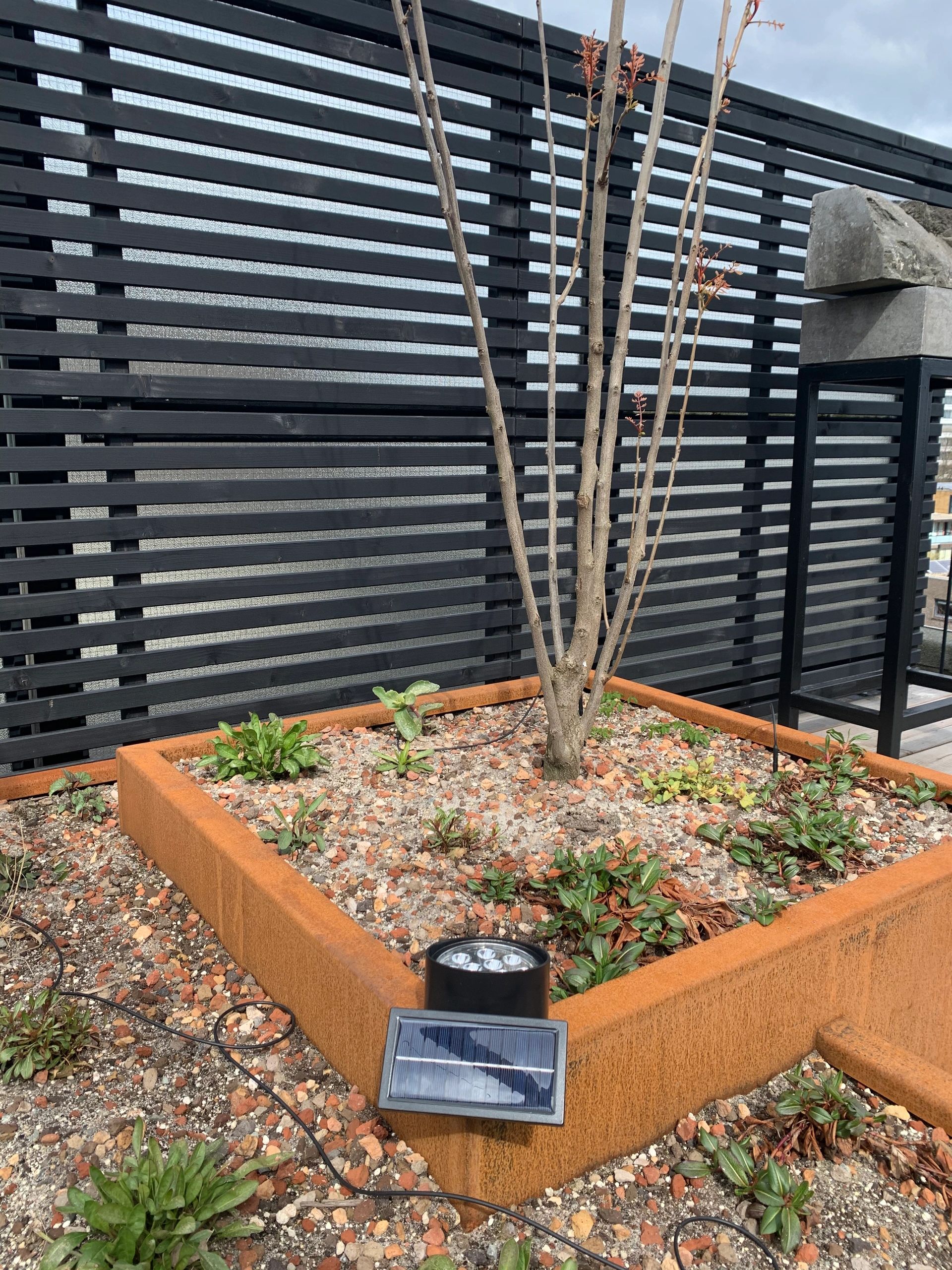 Solar spot Flood voor wandmontage of grondspies - buitenlamp op zonne energie