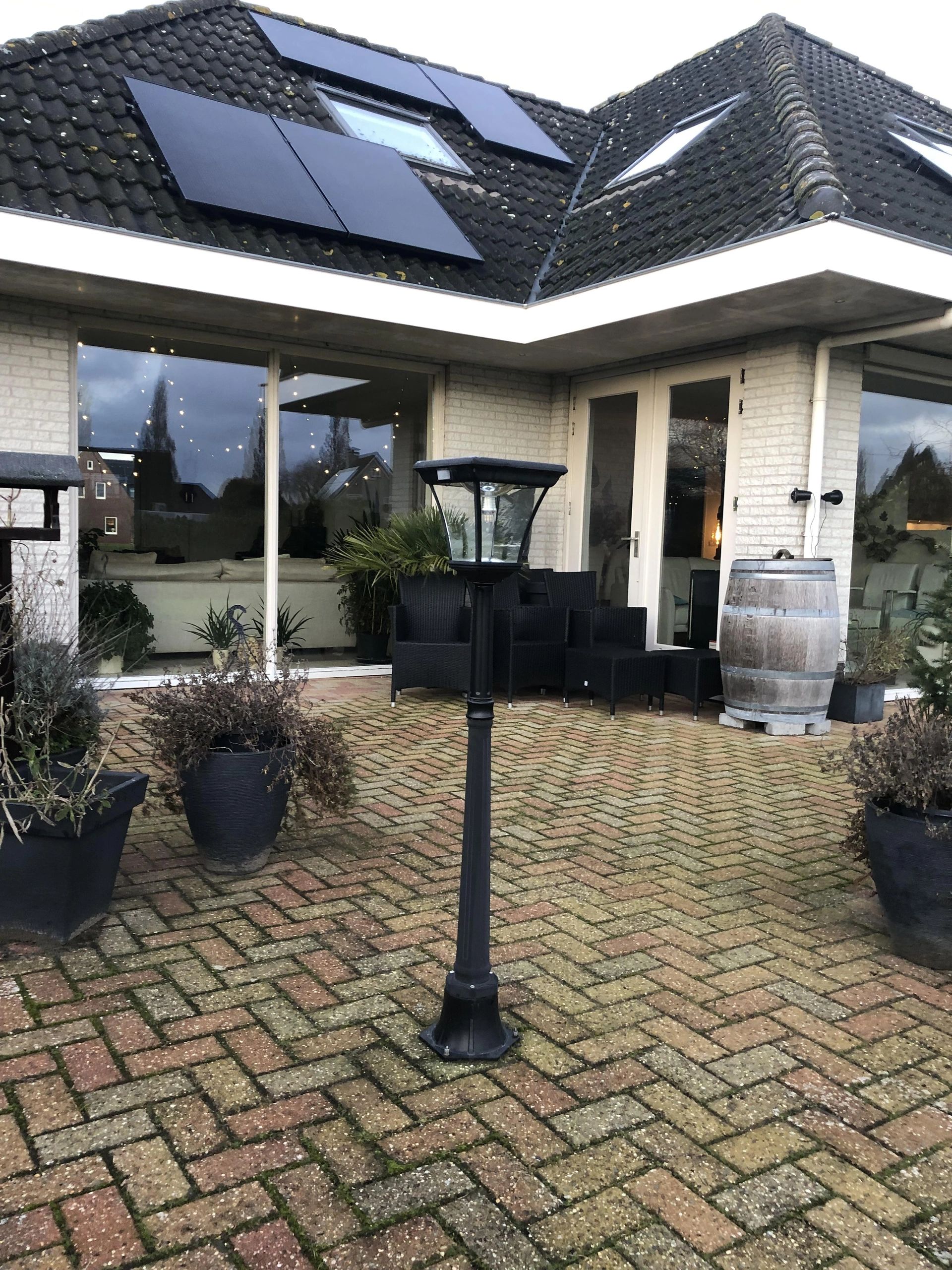 Solar buitenlamp London lantaarn hoog op zonne energie