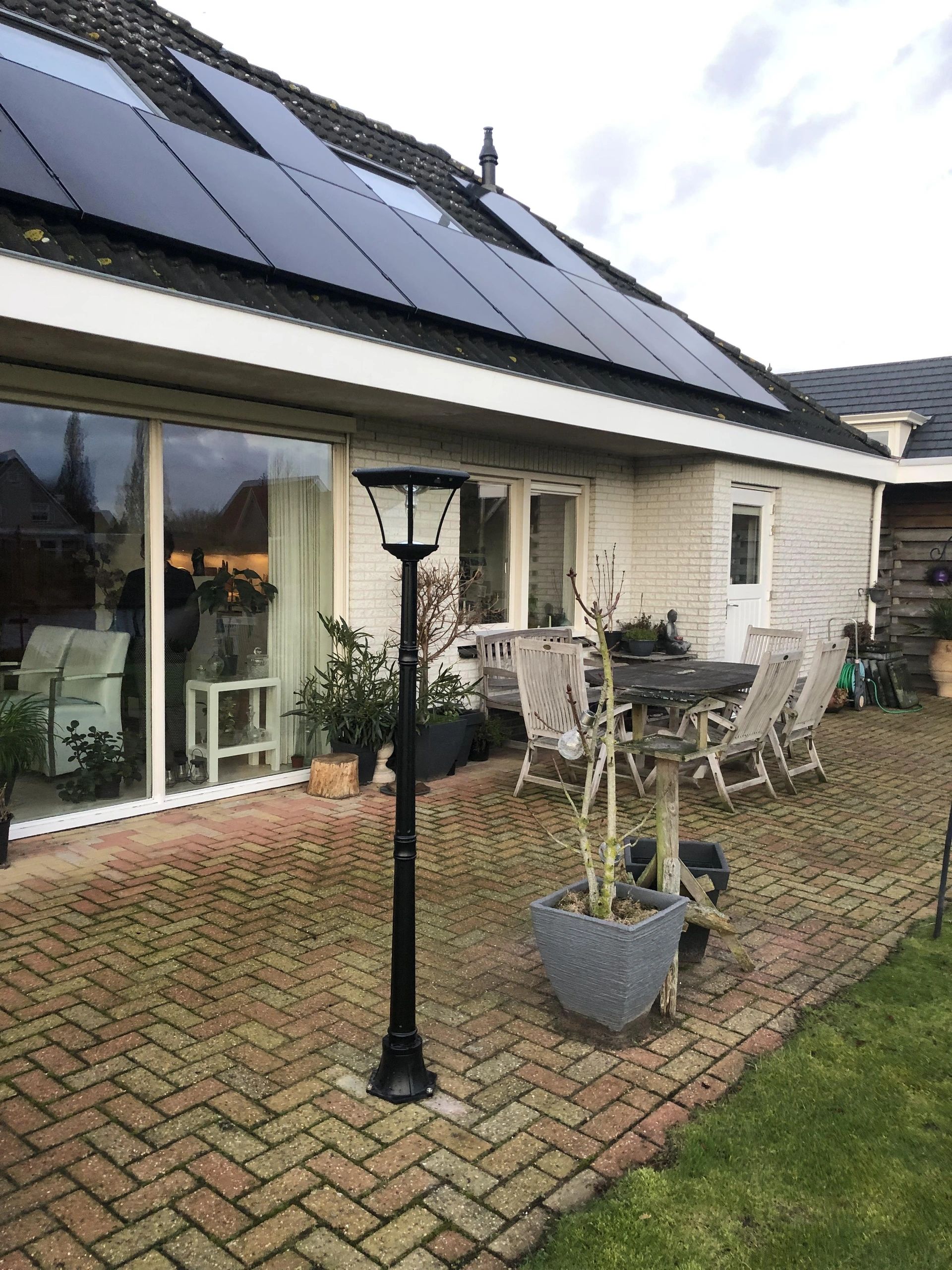 Solar buitenlamp London lantaarn hoog op zonne energie