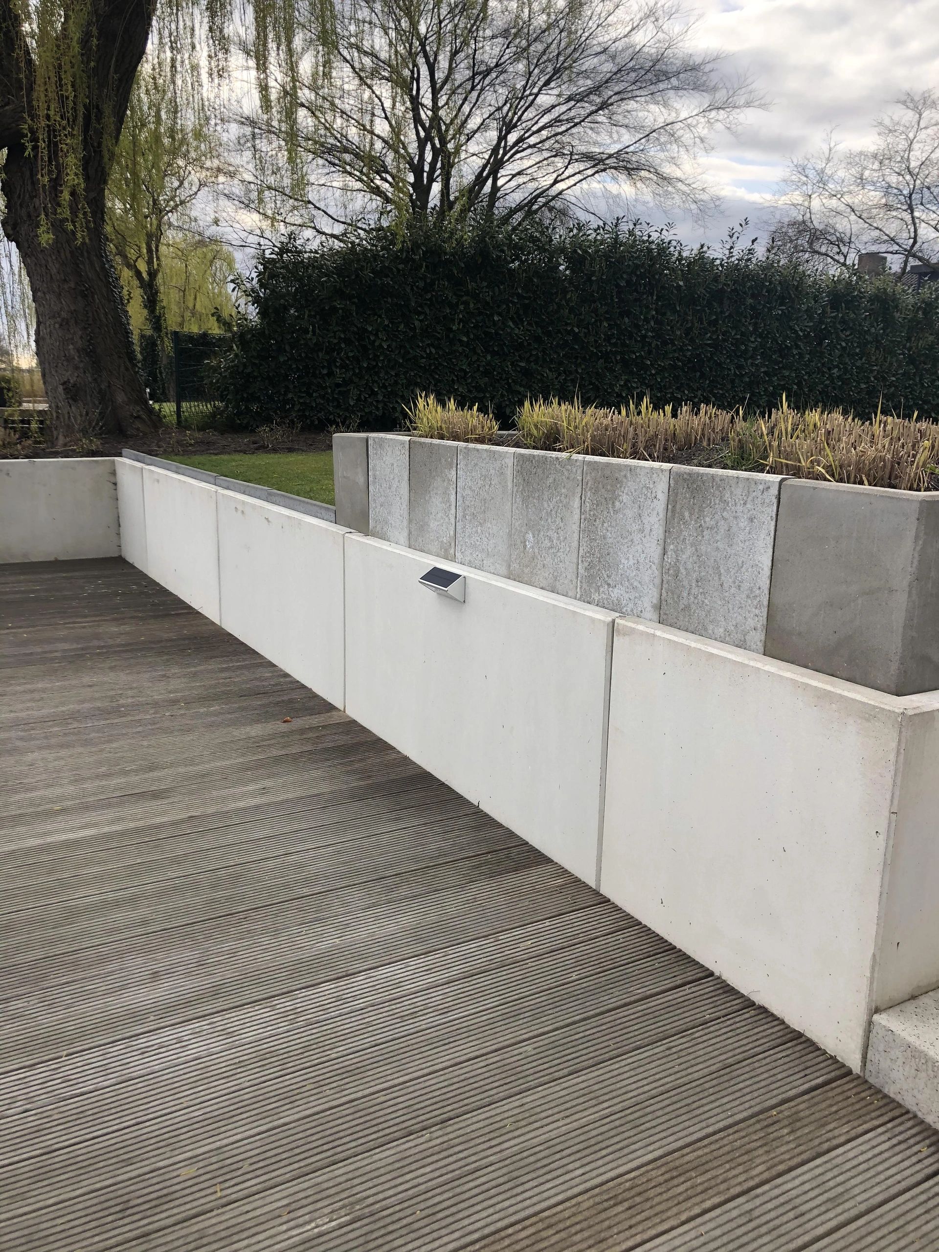 Solar buitenlamp wandlamp Motion V met bewegingsmelder op zonne energie