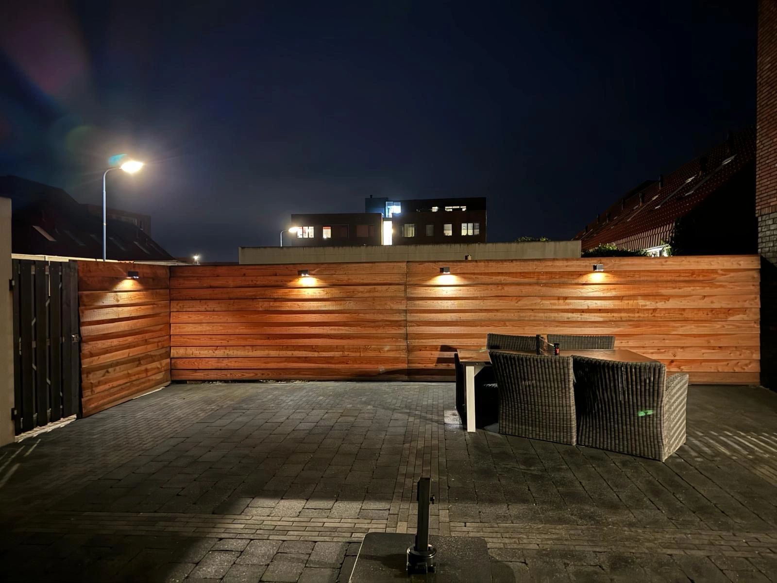 Solar LED wandlamp op zonne energie Sven recht