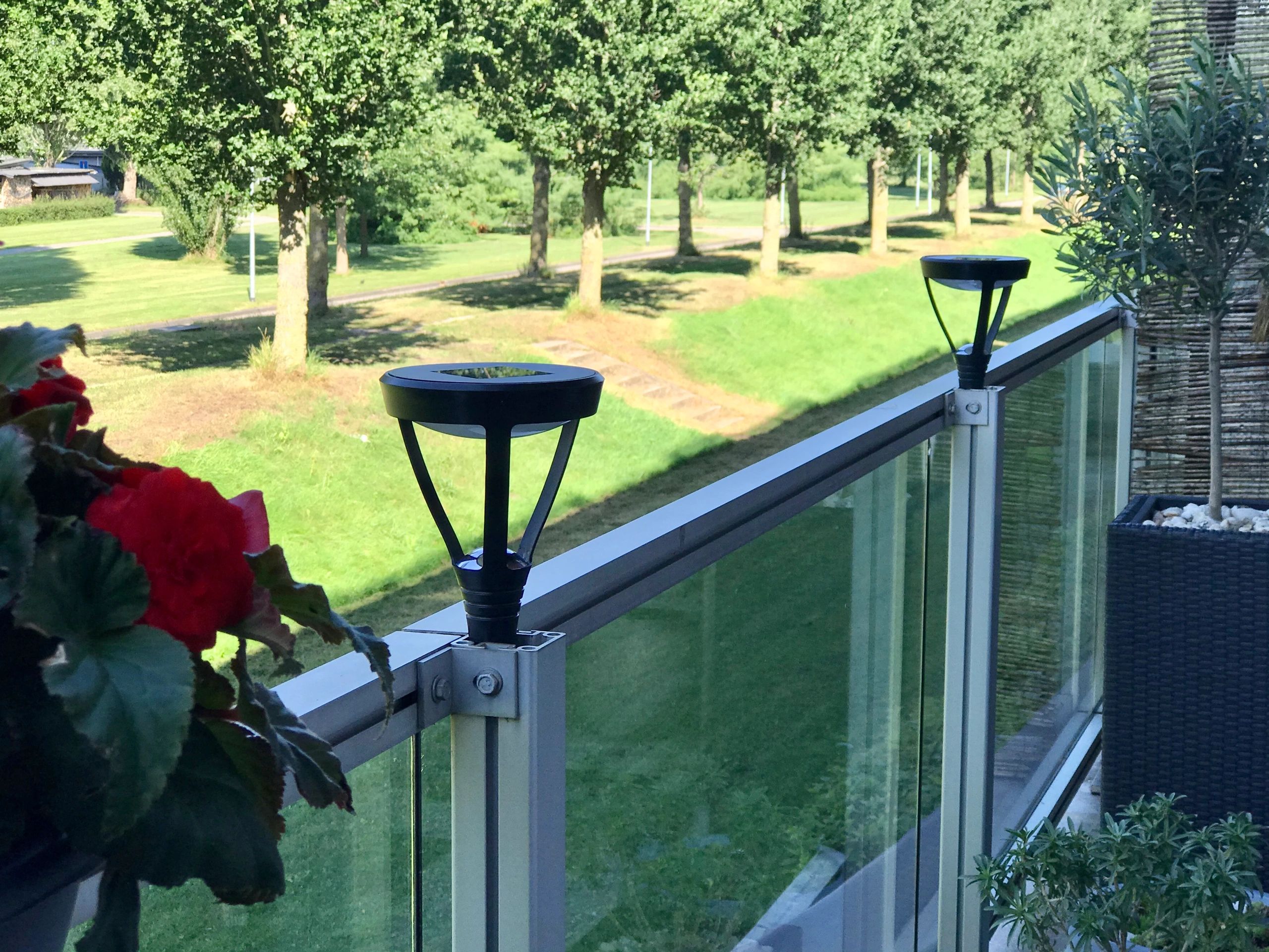 Voordeelset Solar priklamp Birdie zwart met warm wit licht