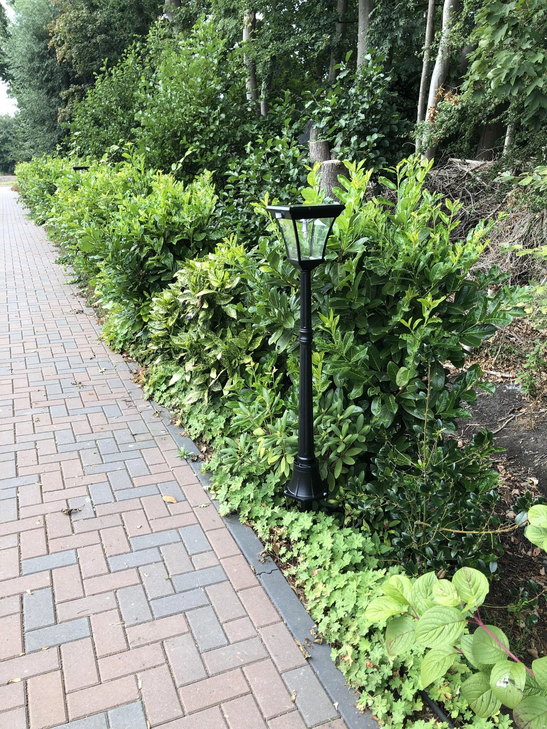 Solar buitenlamp London lantaarn midden hoog zwart op zonne energie