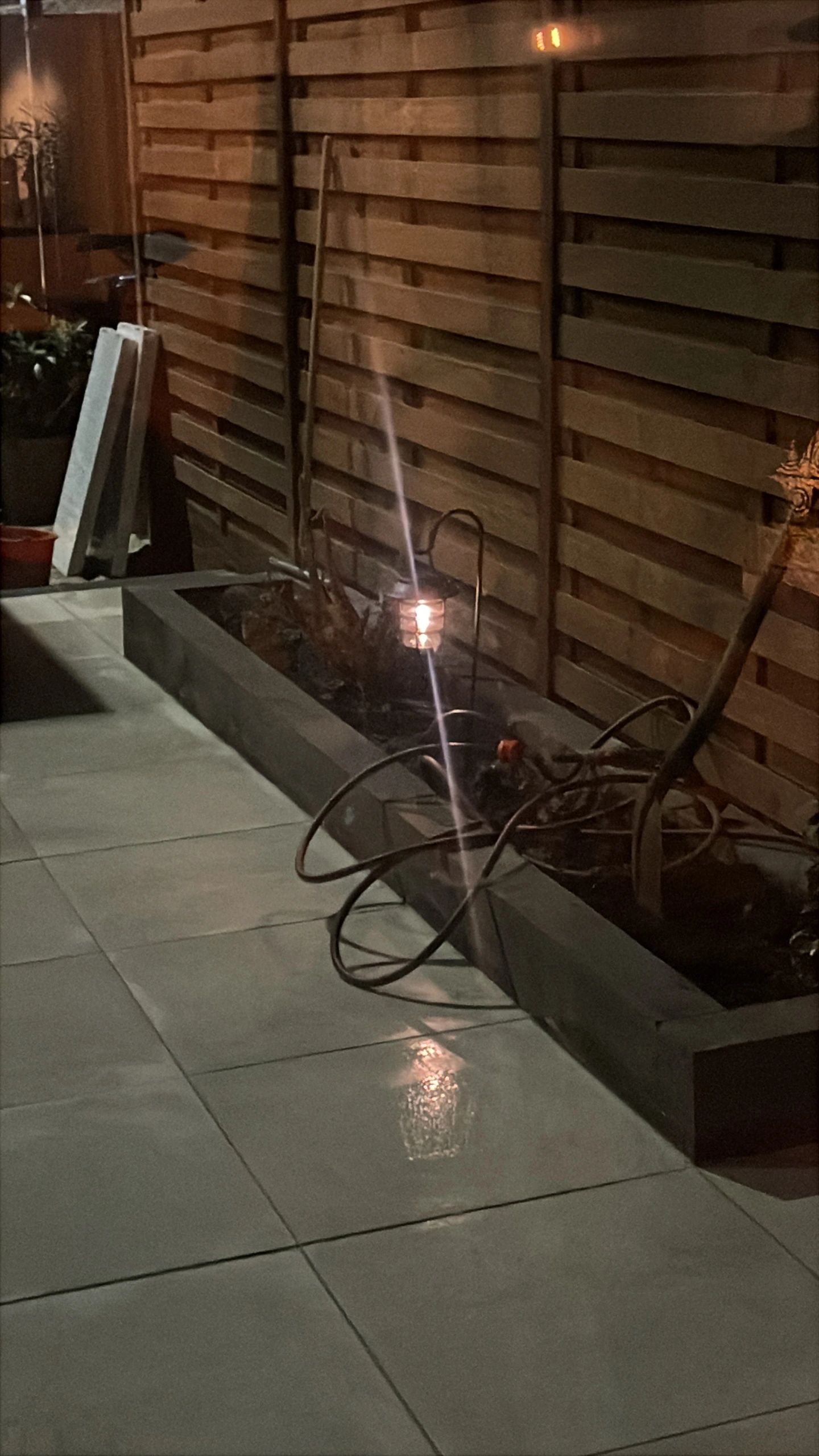 2 stuks Zwarte solarlamp Sting - hanglamp, priklamp en tafellamp-in 1