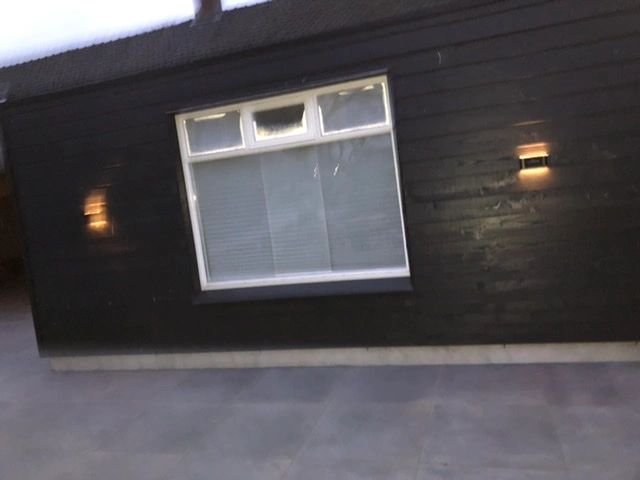 Solar up down wandlamp Tube met warm wit licht