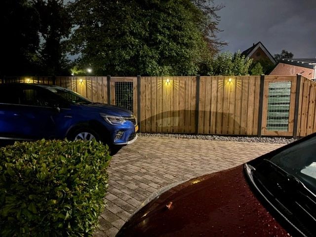 Zwarte solar wandlamp Stripe op zonne-energie set van 4