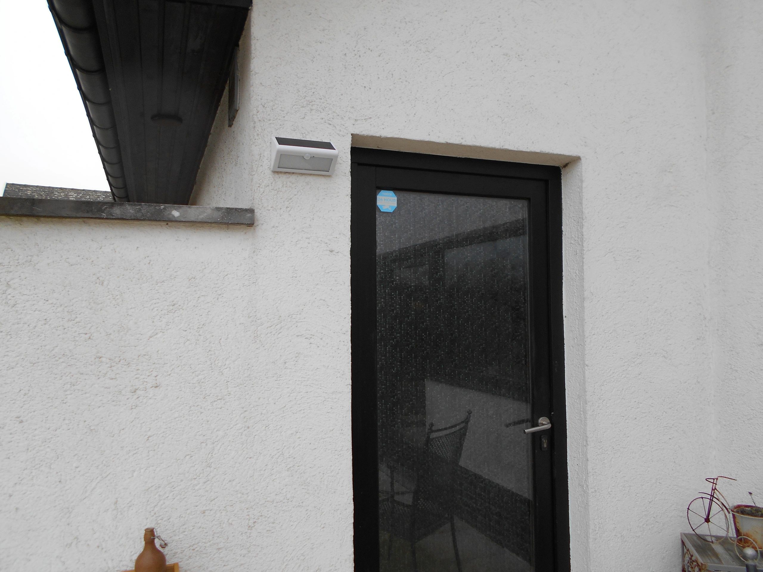 Solar buitenlamp wandlamp Motion III met bewegingsmelder op zonne energie