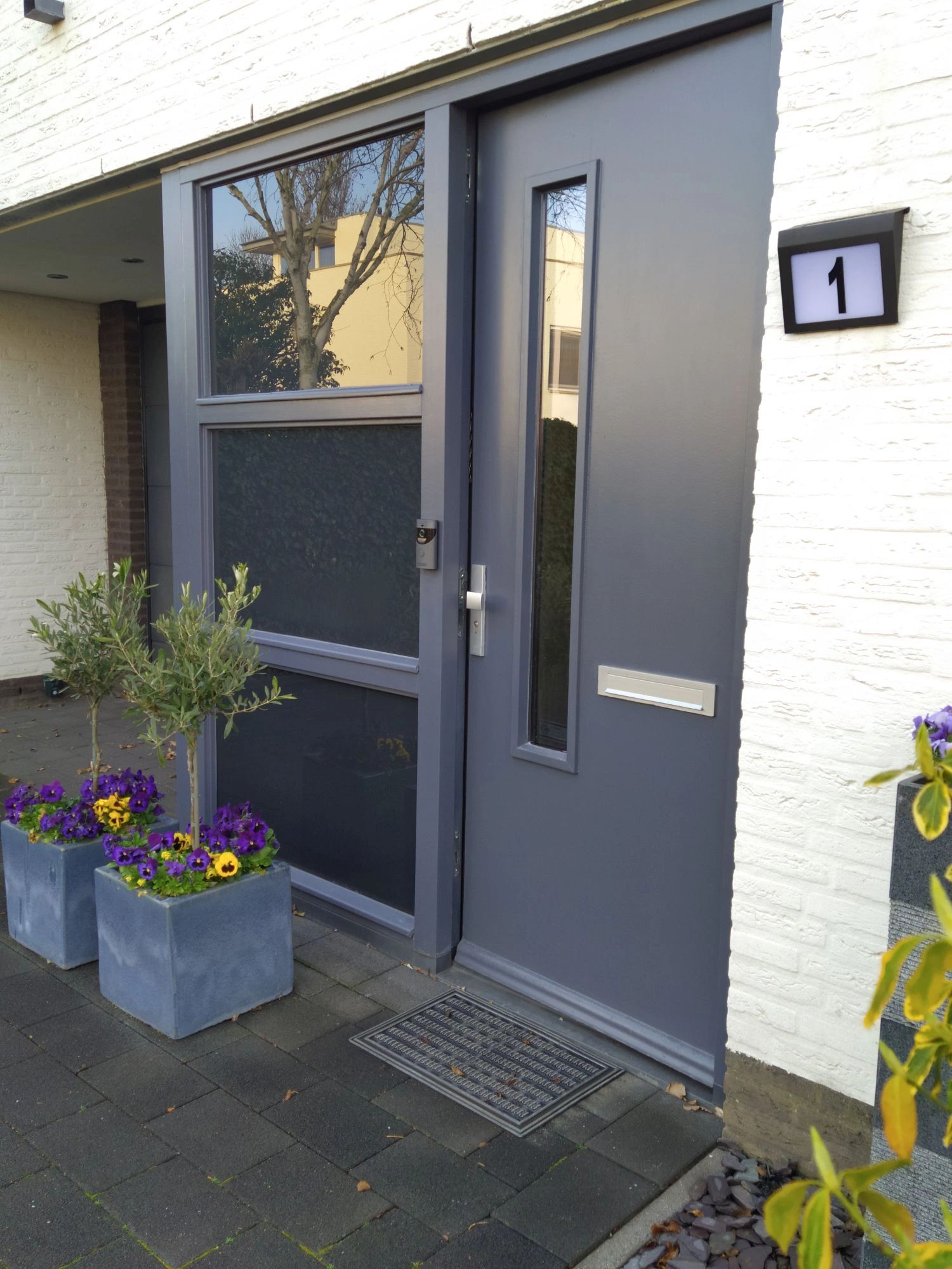 Solar Huisnummer Axel zwart op zonne energie inclusief nummers