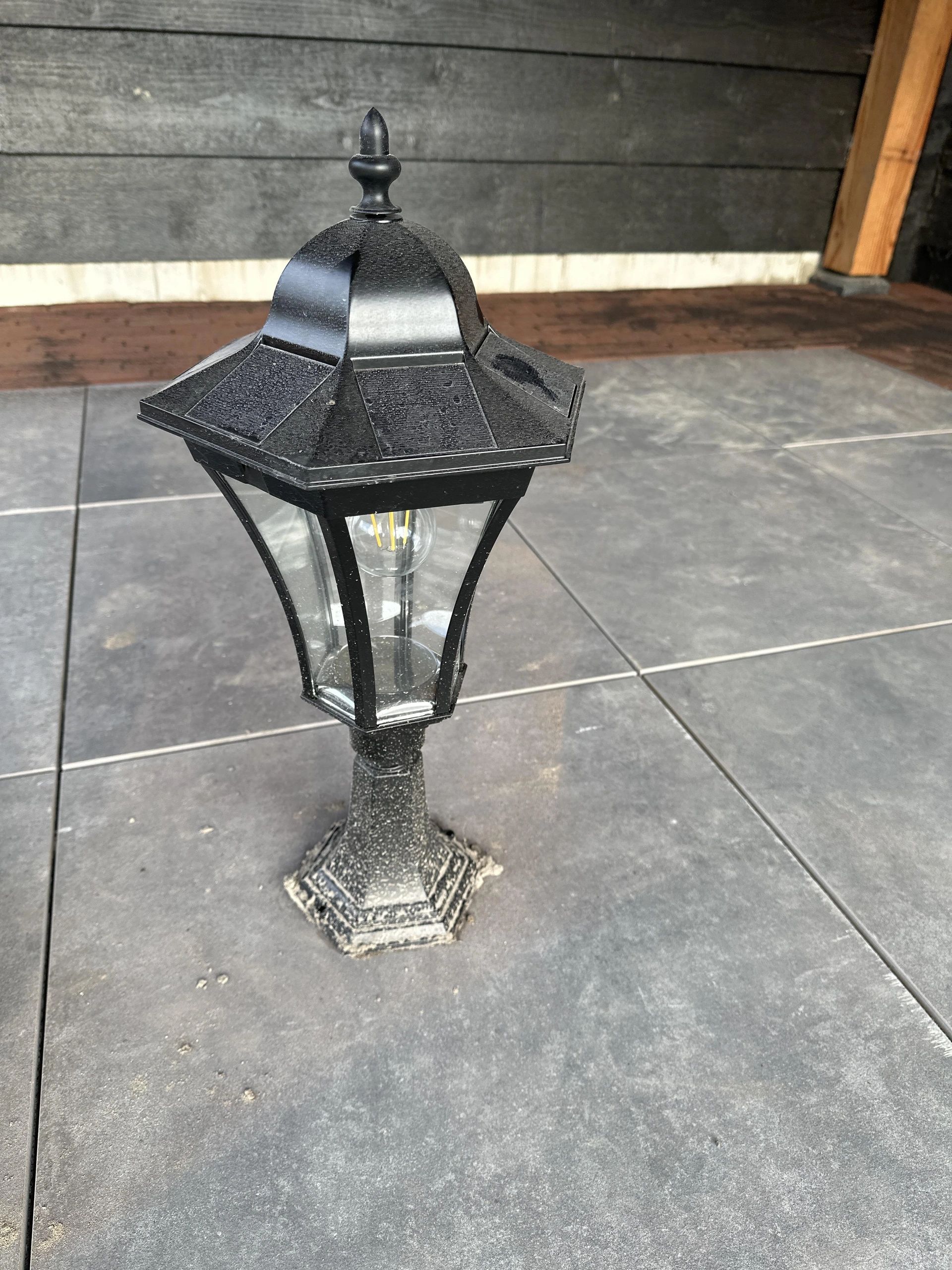 Solar buitenlamp Sheffield sokkel zwart met ledlamp