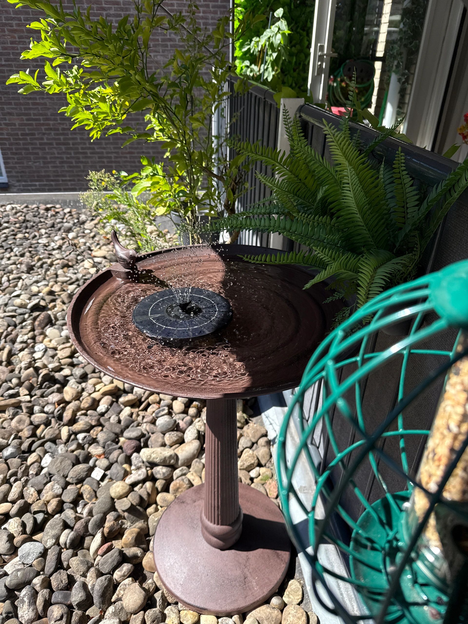 Solar fontein Jet - Fontein op zonne energie - Warm wit licht - Meerdere effecten
