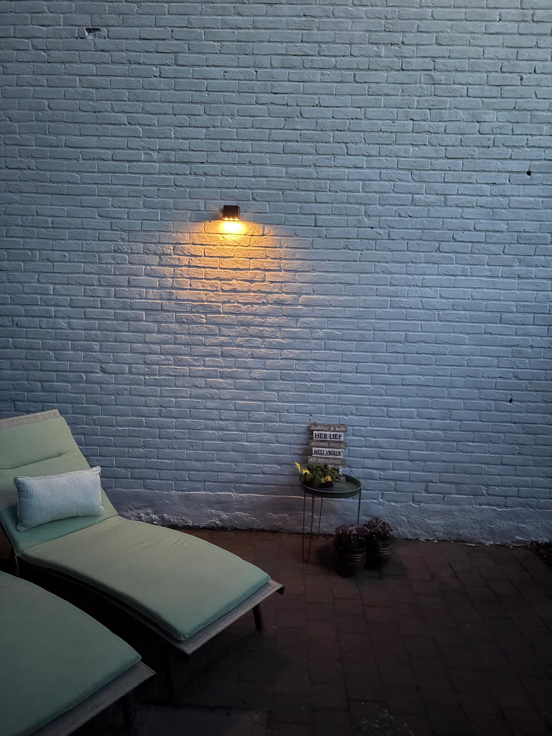 Solar LED wandlamp op zonne energie Sven recht