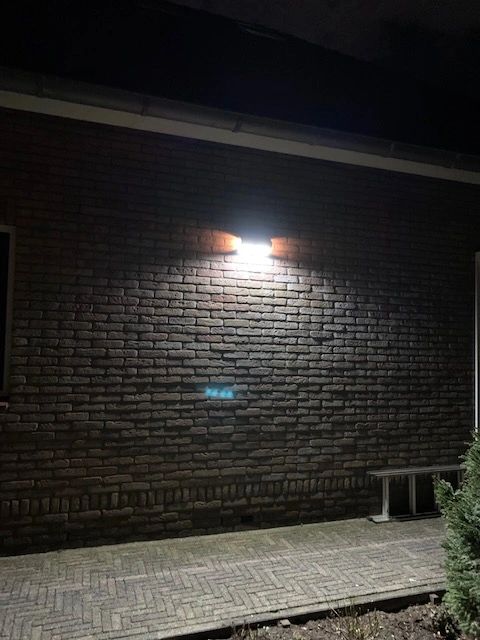 Solar wandlamp Carl III met bewegingssensor op zonne-energie